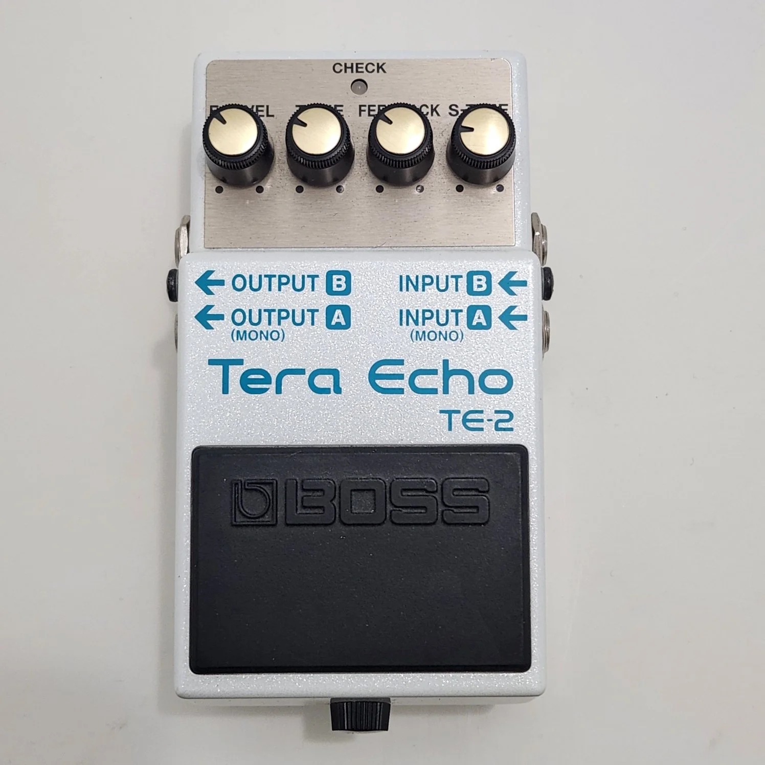 Boss TE-2 Tera Echo 2013- White