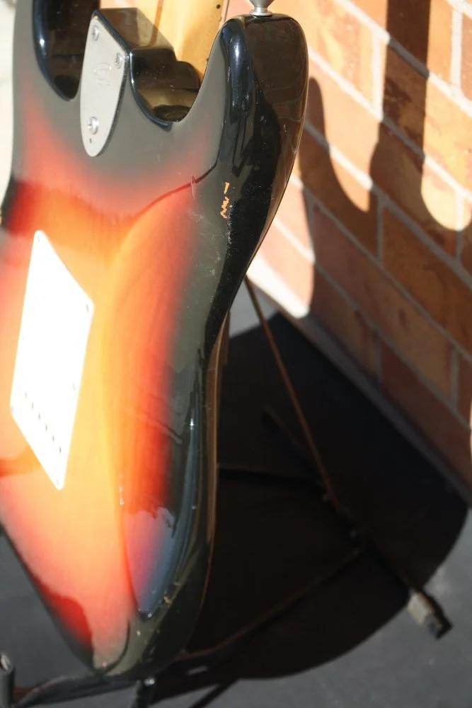 73 Fender Strat Sunburst_side 2.JPG