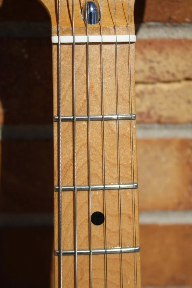 73 Fender Strat Sunburst_frets.JPG