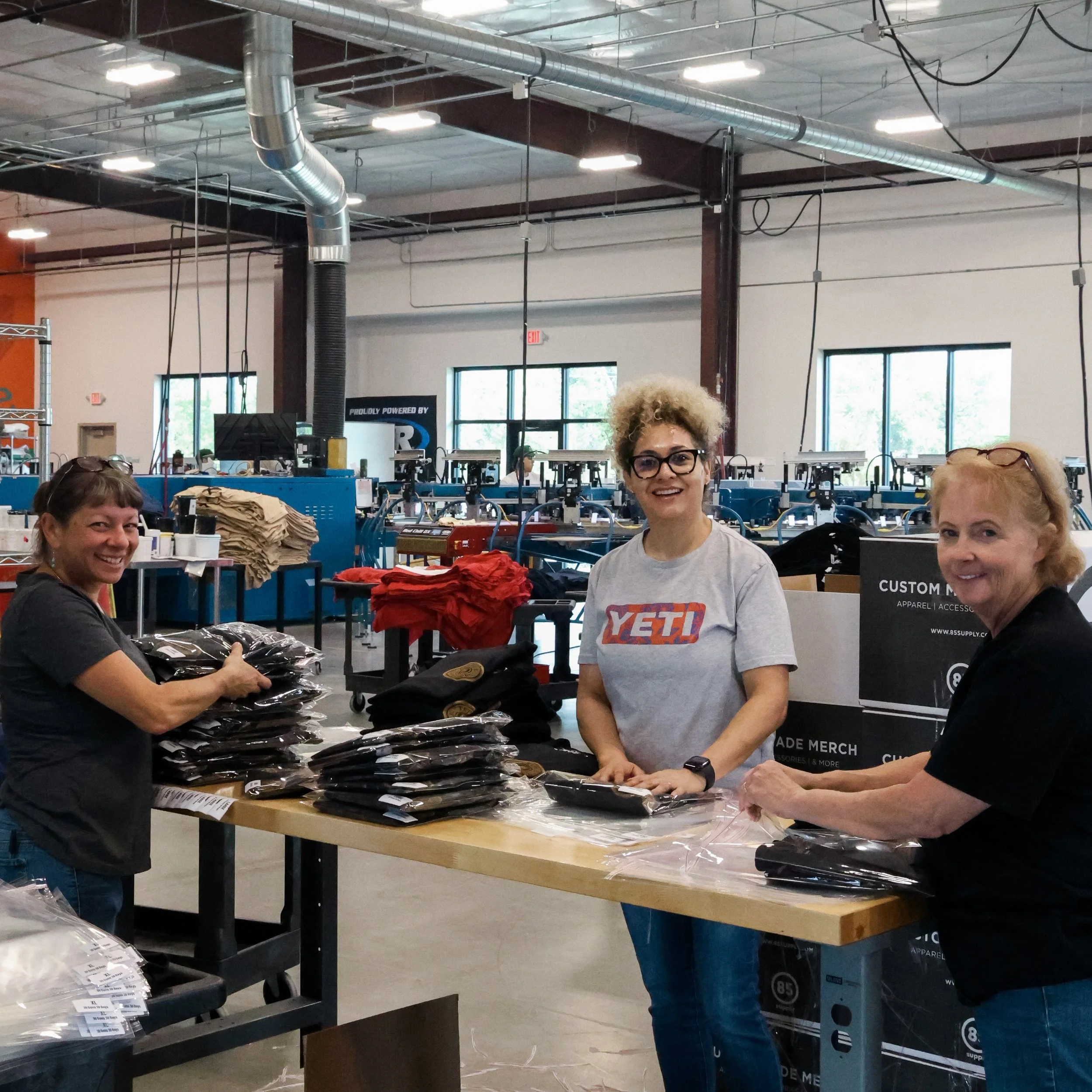 An appreciation post for our baggers &amp; taggers! 👏 They moved 4,600 shirts in ONE week! 🤩