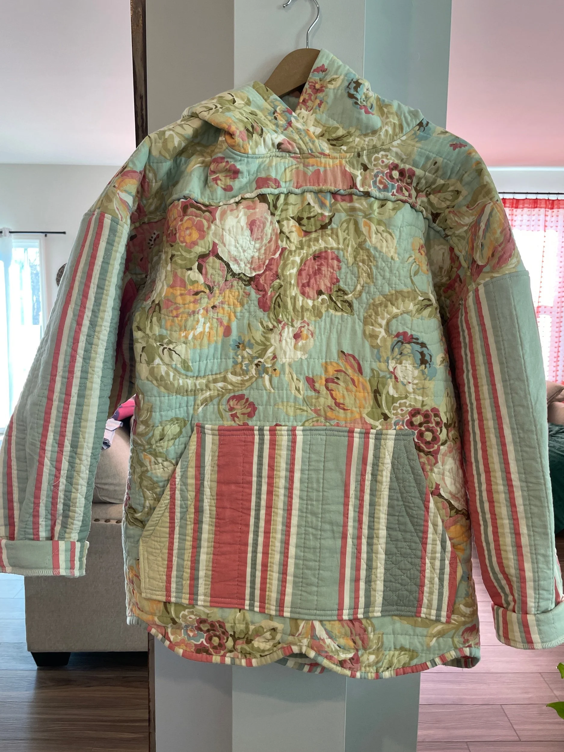 Sully Hoodie  - Floral and stripes - M