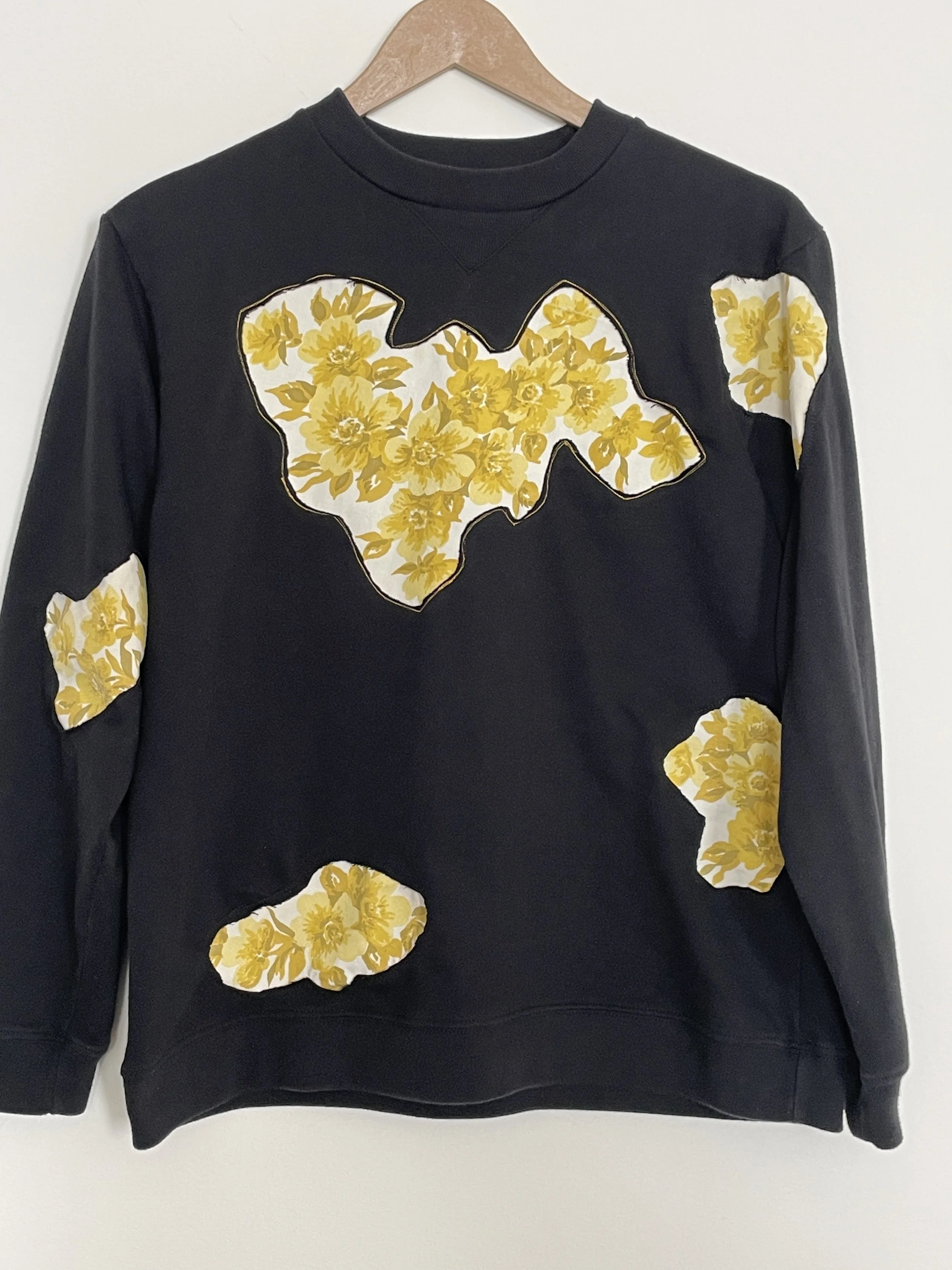 Black Crew Sweatshirt with Retro Yellow Flowers - S