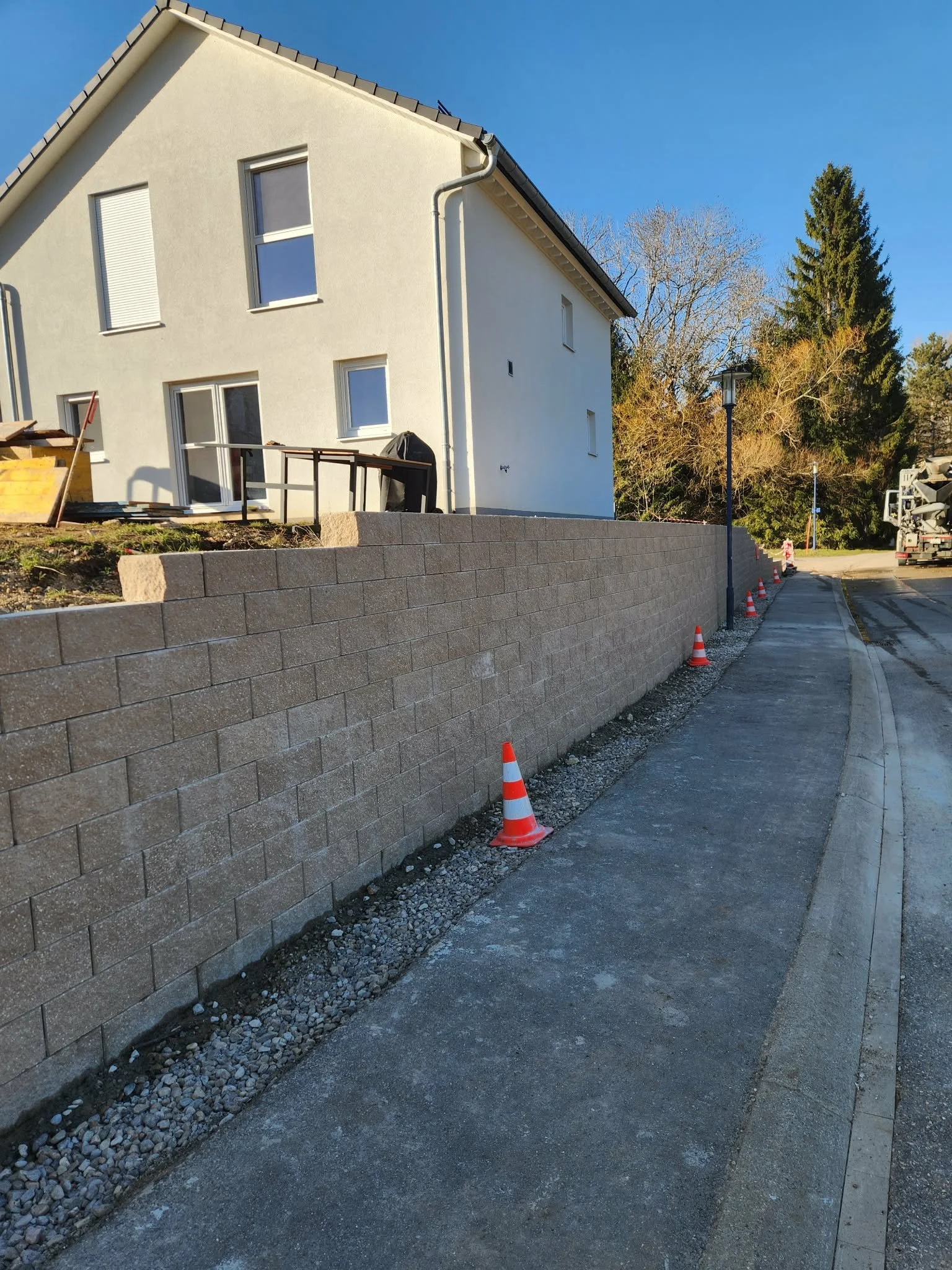 Mur de soutènement ( en cours )