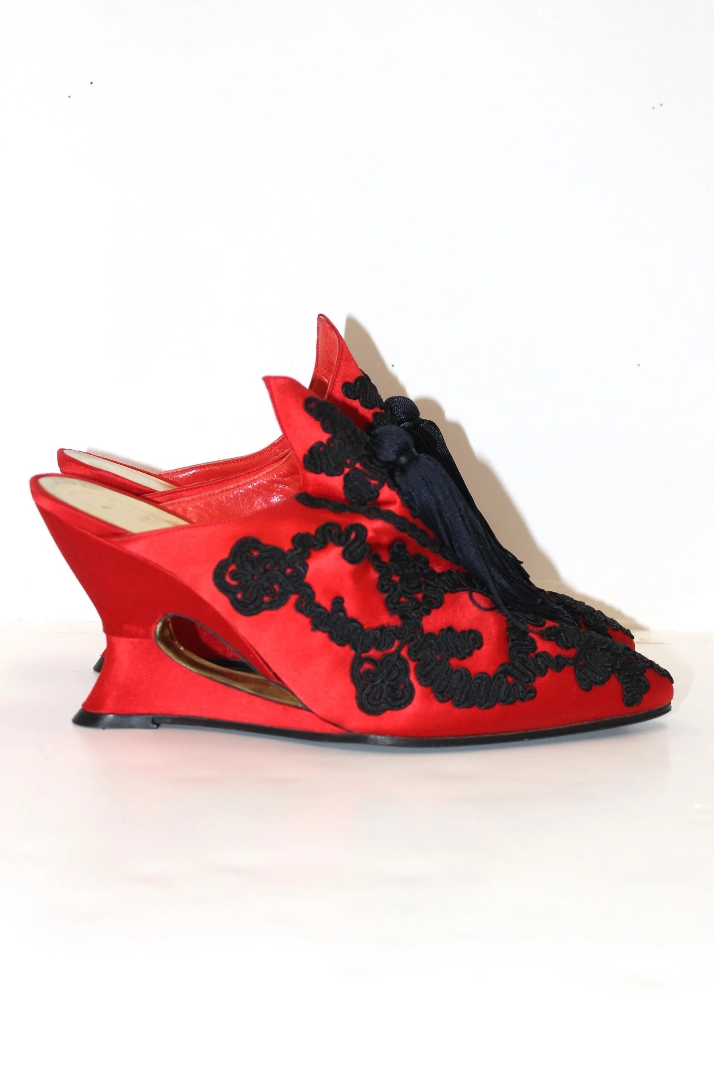 vintage archival christian lacroix embroidered court shoes