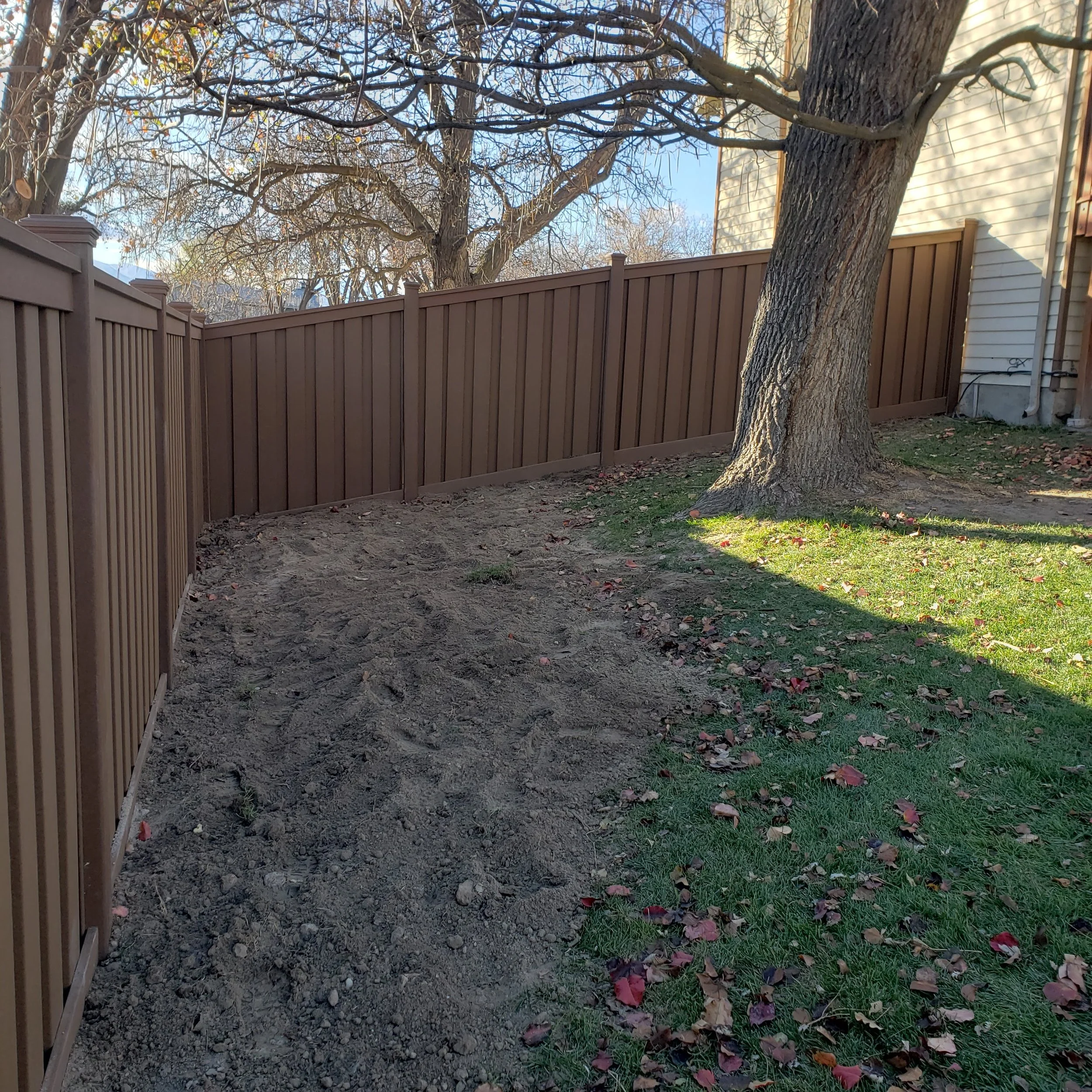 Vertical Trex Fence.jpg