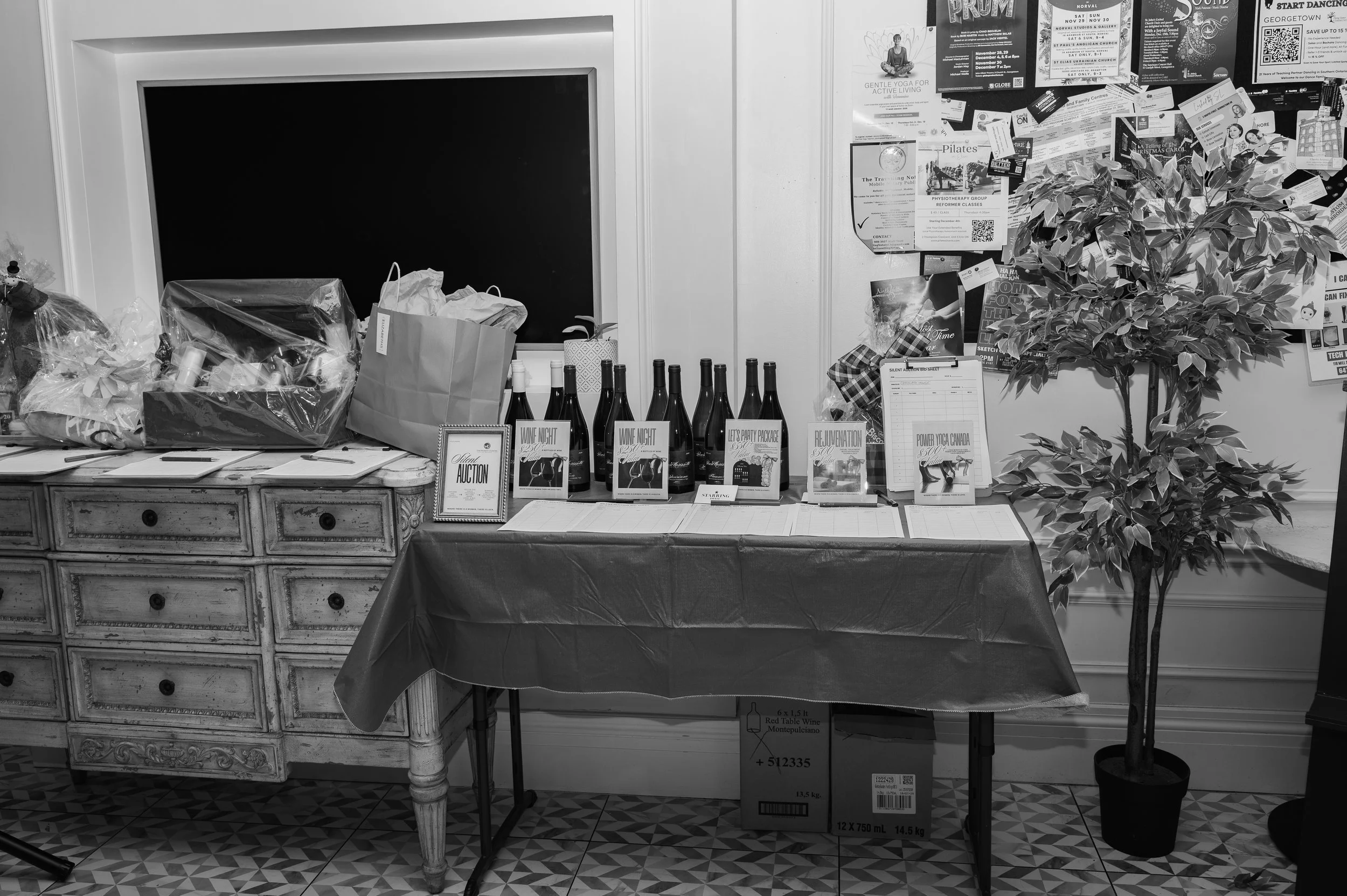 michaelpierogphotography_WomensShelterFundraiserB&W-001.jpg