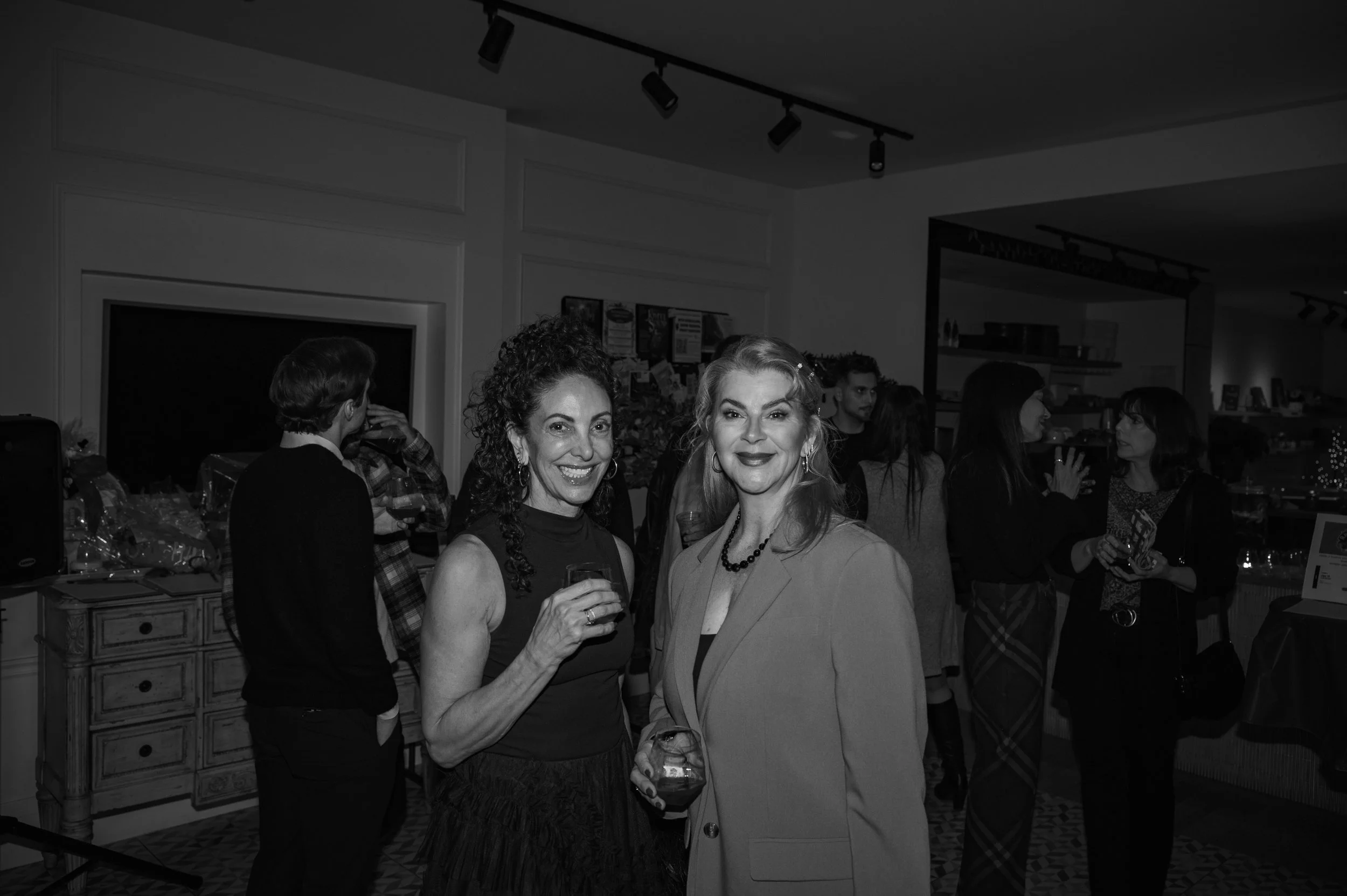 michaelpierogphotography_WomensShelterFundraiserB&W-022.jpg