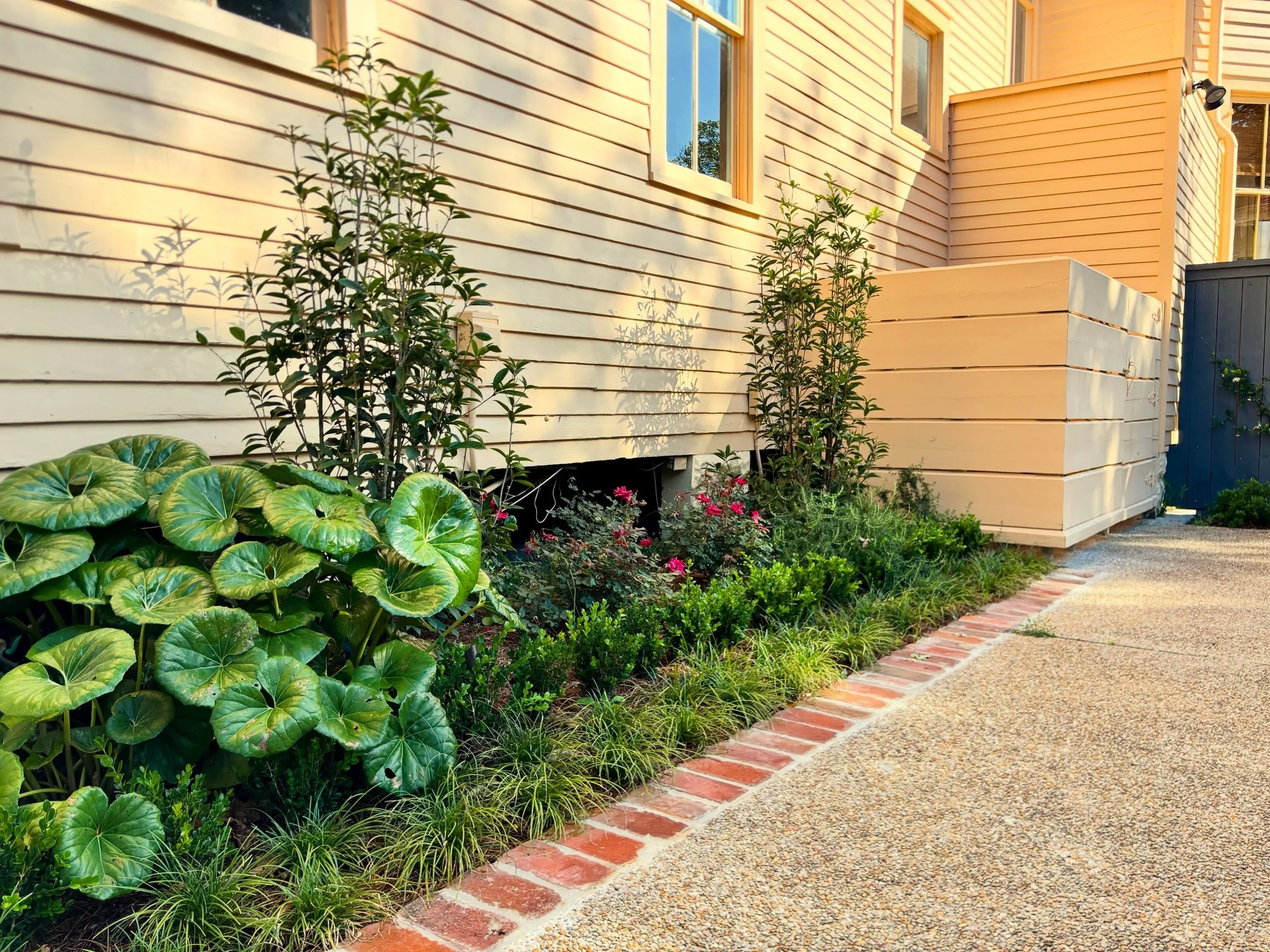 Mid-City duplex, reimagined for how it is actually used. Swipe for the before | after ✨

Two distinct entry experiences create private, usable gathering spaces for each unit, connected by a cohesive, modern landscape language. Clean-lined walkways, l