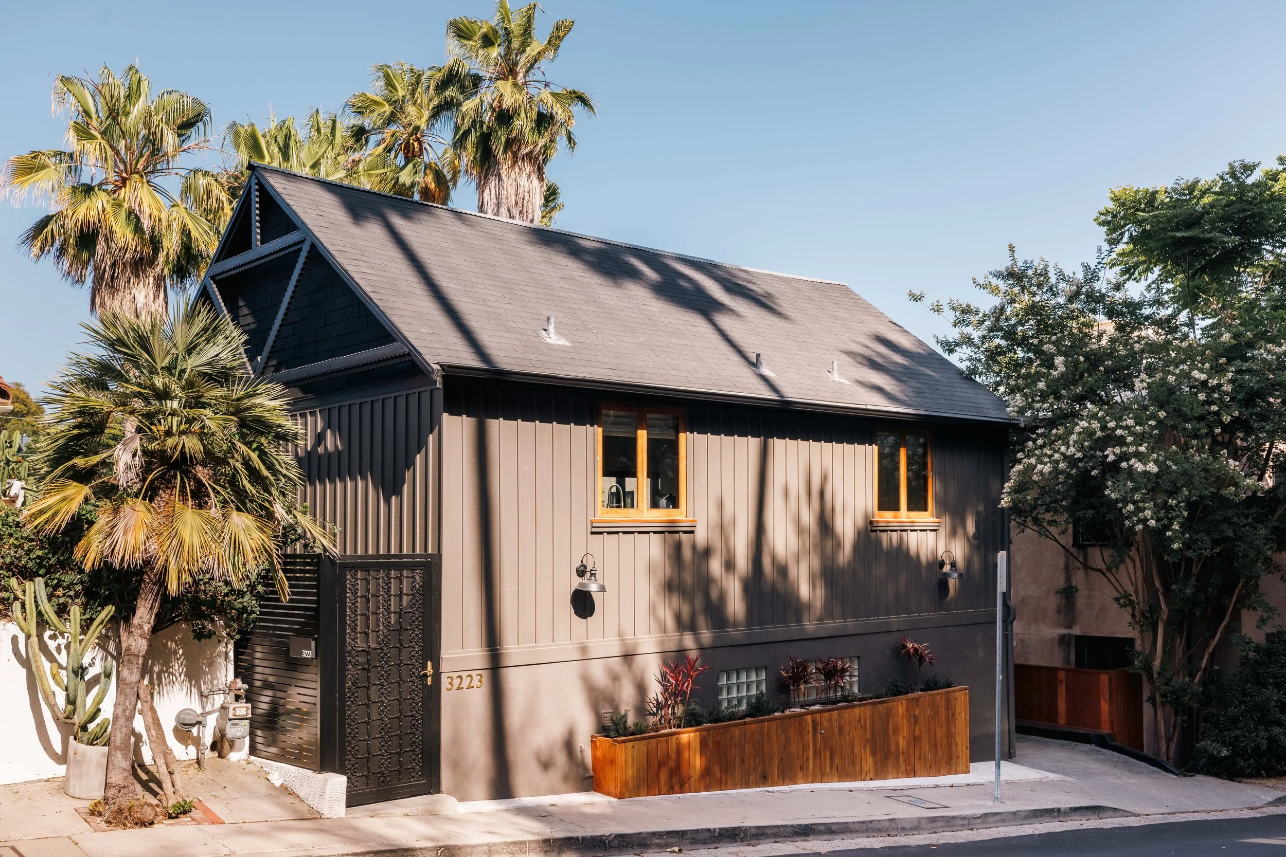 3223 Larissa MLS - virtuallyherestudios.com-1.jpg