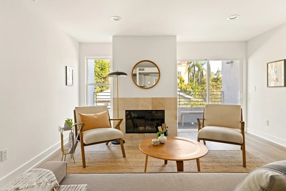 1951 N BEACHWOOD #303 | BEACHWOOD CANYON | $895,000