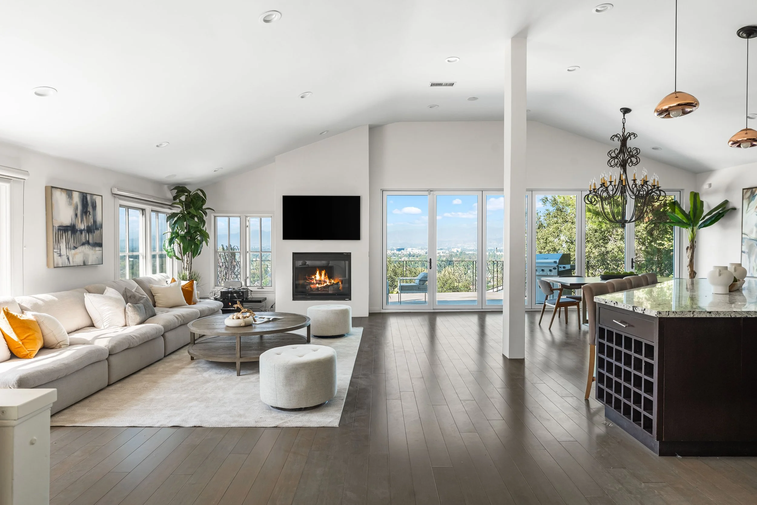 3782 BERRY | STUDIO CITY | $11,000/month