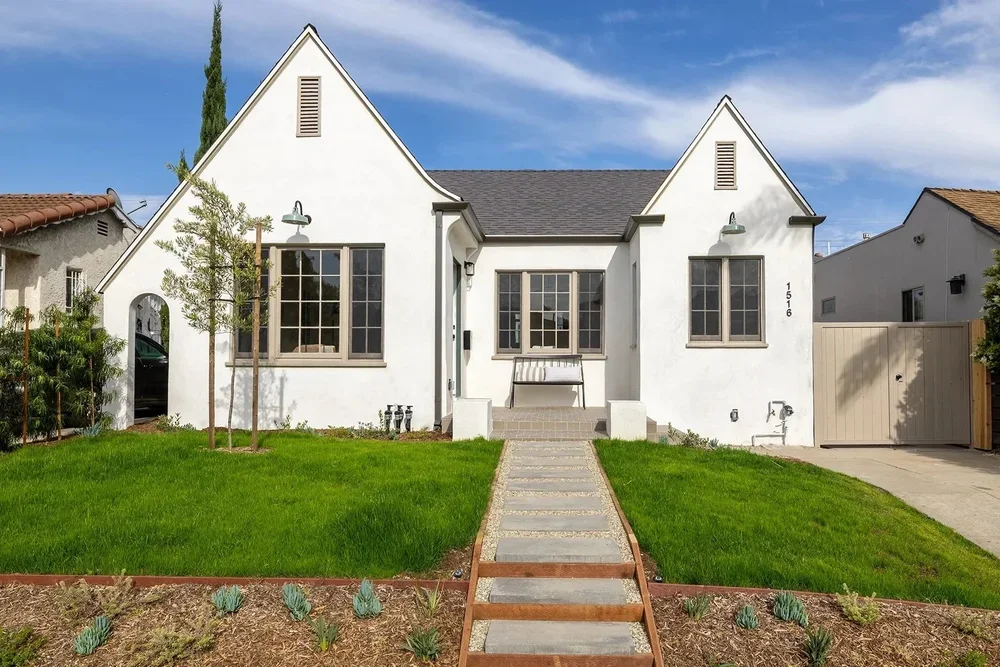 1516 CARMONA | PICFAIR VILLAGE | $1,550,000