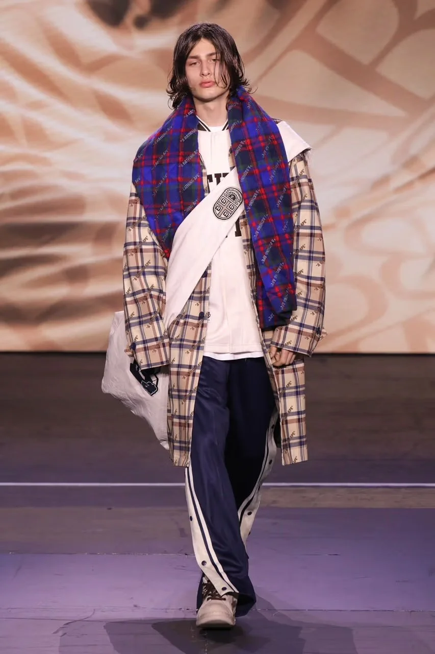 https___hypebeast.com_image_2023_06_bape-heads-show-30th-anniversary-runway-images-11.jpeg