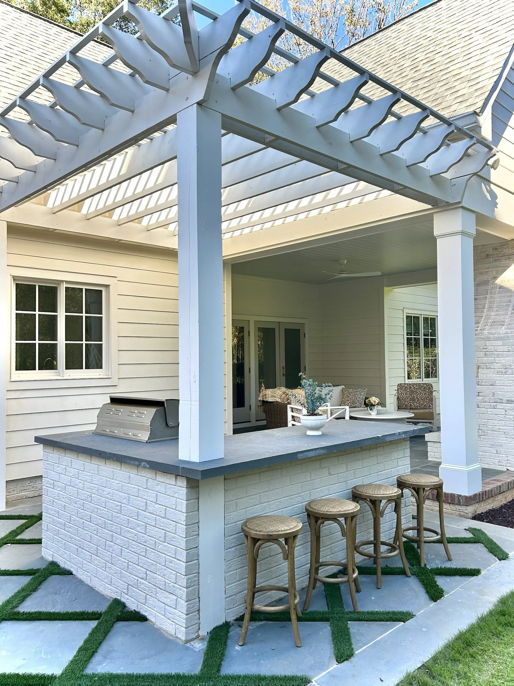 02-outdoor-kitchen-pergola.jpg