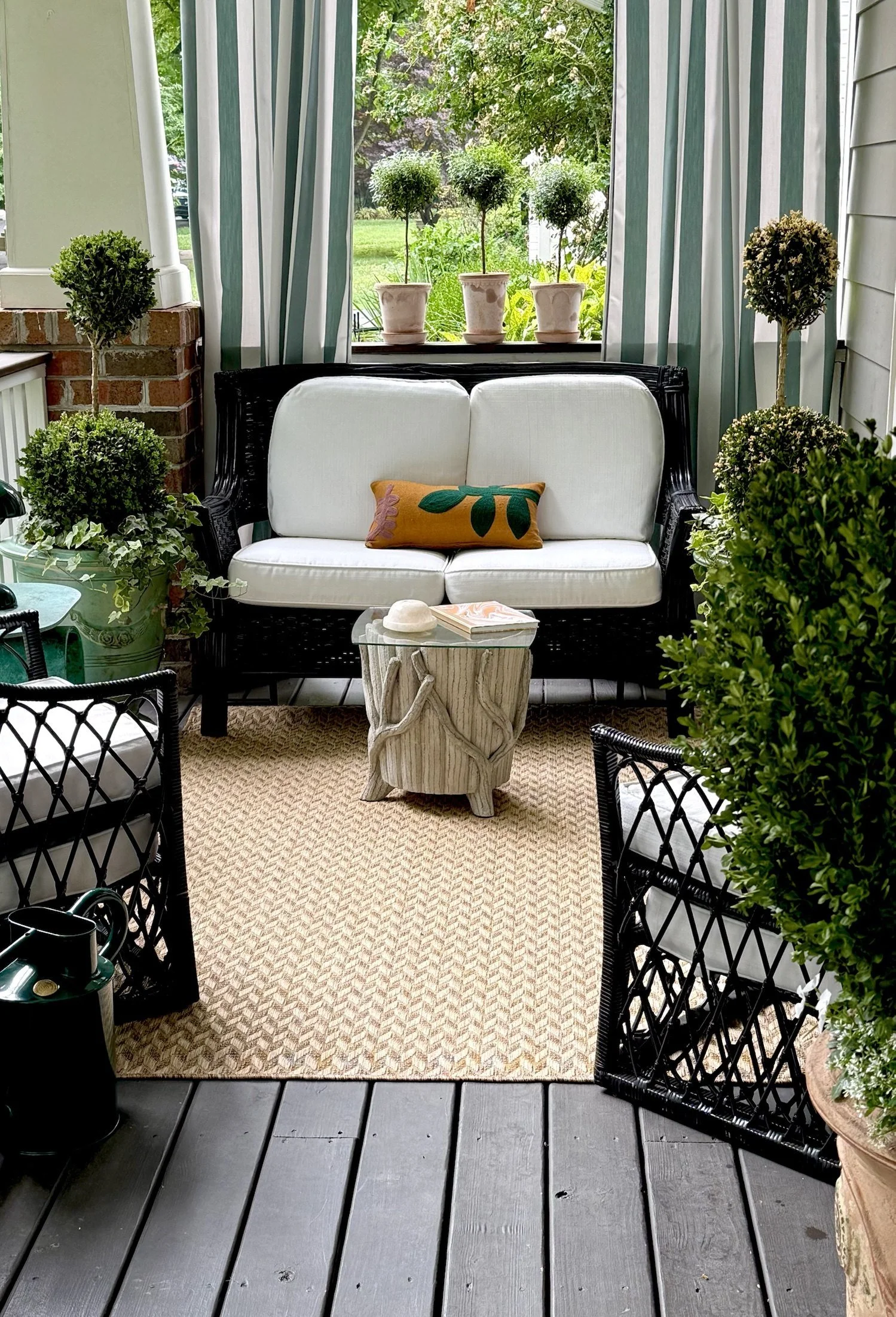 01-family-porch-outdoor-room.jpg