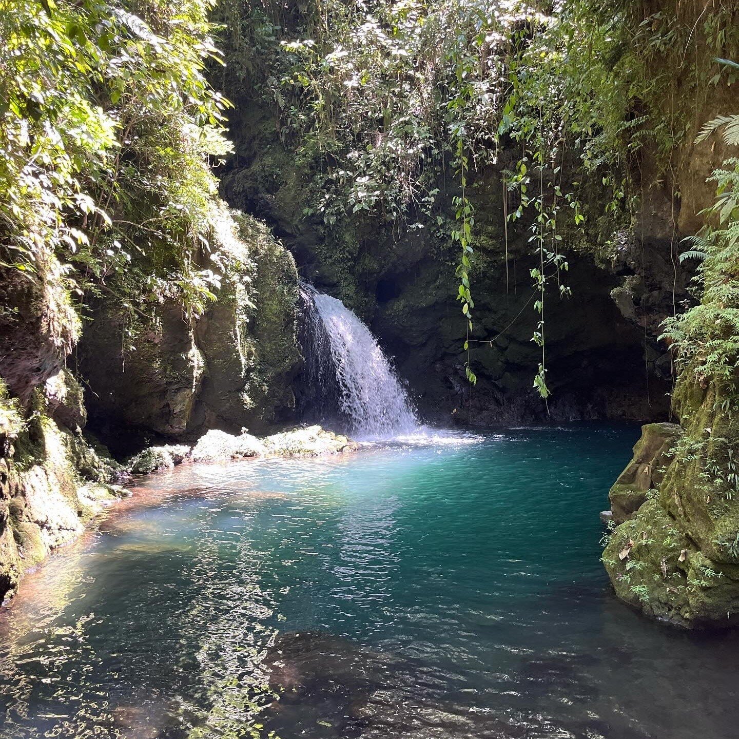 Aprovech&aacute; estos d&iacute;as soleados 😎 y disfruta de nuestro pase del d&iacute;a por &cent;5000 por persona. ✨

Pod&eacute;s adem&aacute;s incluir tours a Laguna Hule y Laguna de Rio Cuarto con Tours en Kayak o Paddle Board! 🛶

Escr&iacute;b