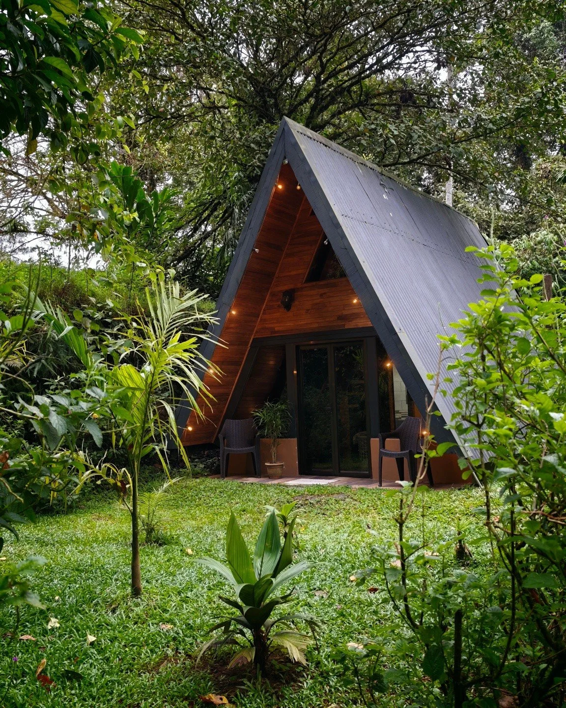 ✨Descon&eacute;ctate de todo en nuestro Hotel de Monta&ntilde;a! 🍃

Hospedaje, restaurante, cataratas, tours adicionales y mucho m&aacute;s! 

Reserva con nosotros y dale a tu pareja ese regalo que tanto se merece! 
Para m&aacute;s informaci&oacute;