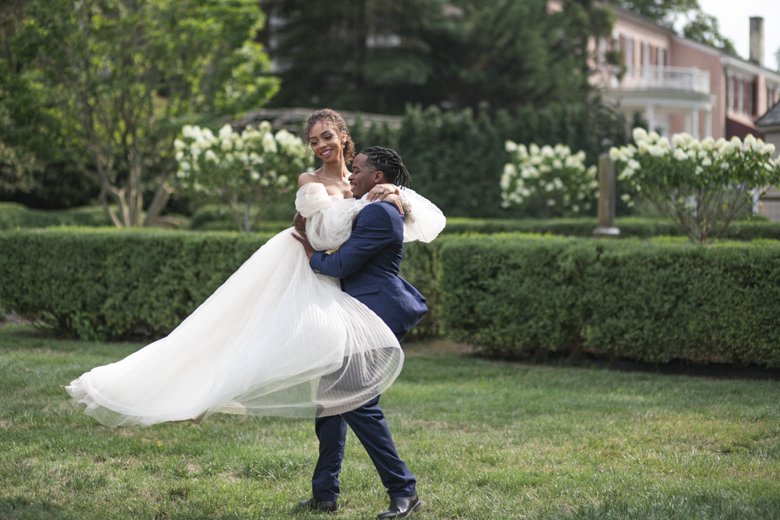 maryland wedding couple spinning portrait beautiful venue timeless classic photo