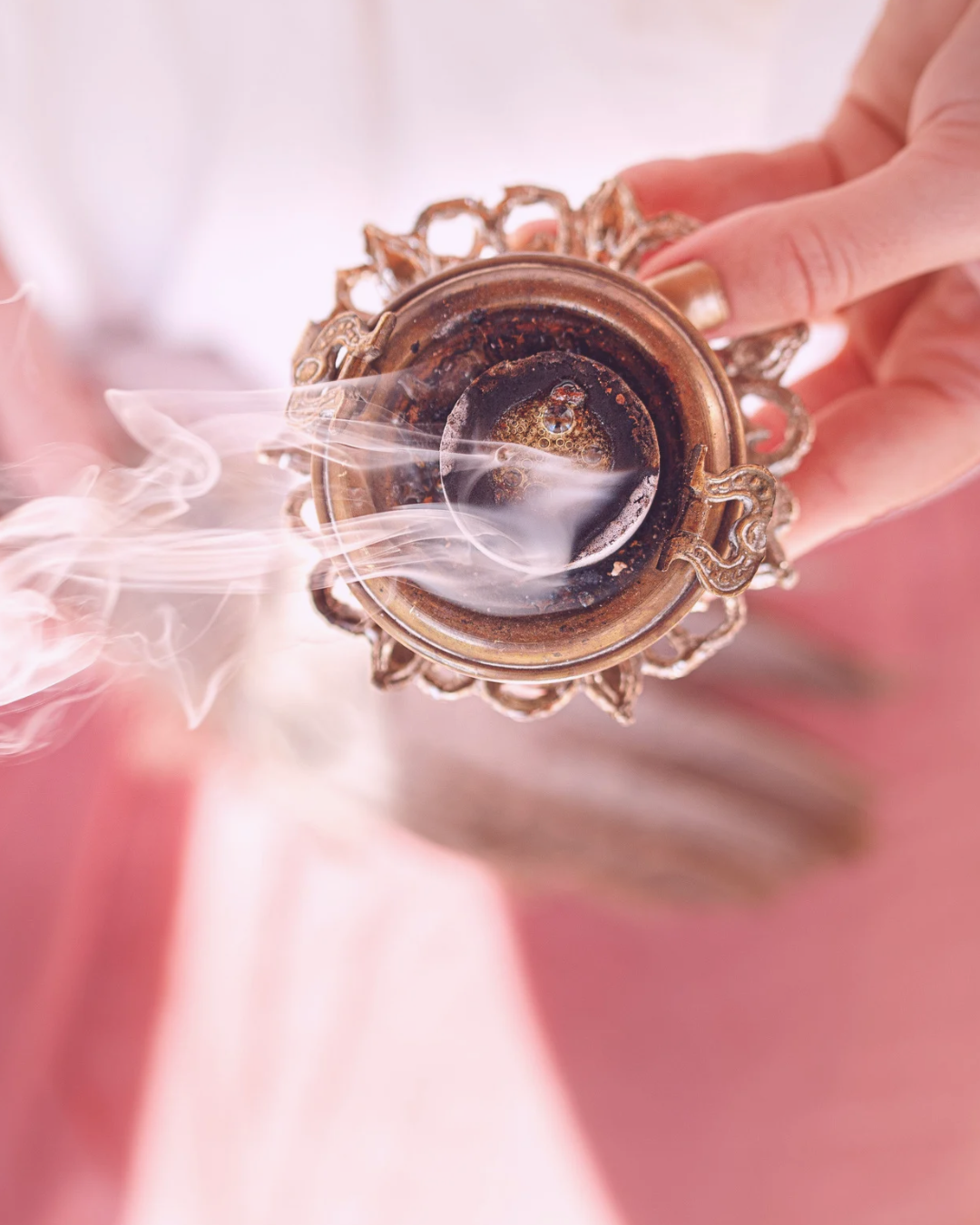 How to Craft Your Own Loose Incense for Personalised Rituals