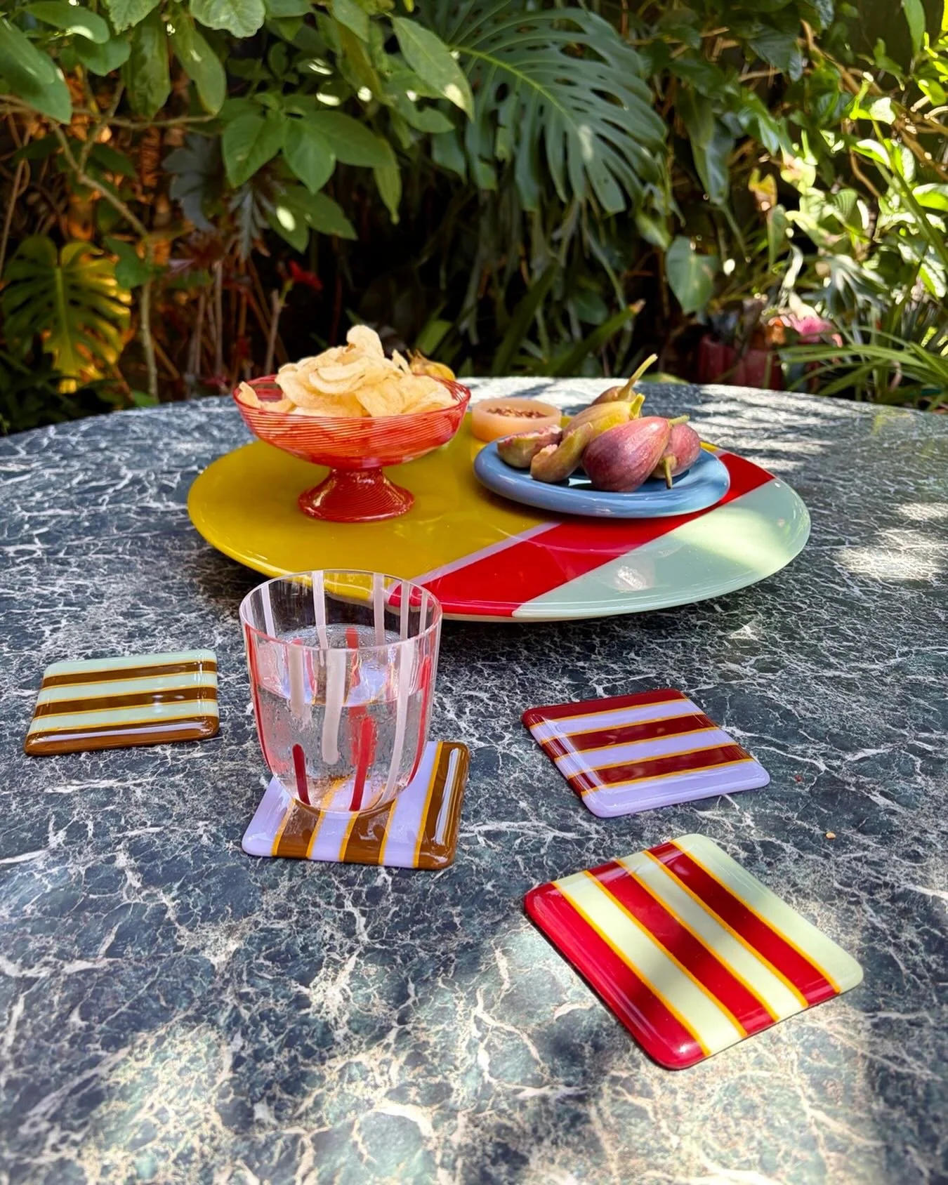 Summer days complete with Lazy Susan and coasters in glass