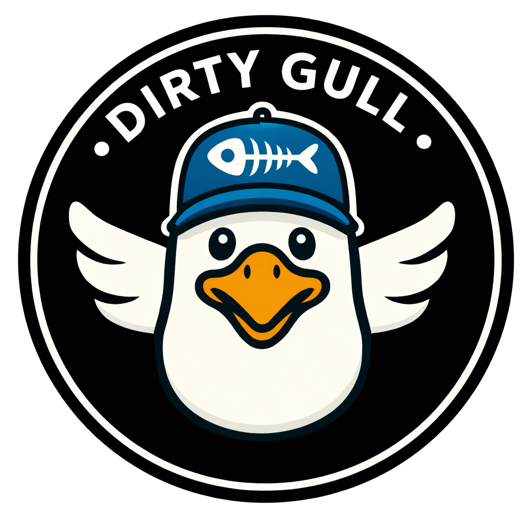 Logo avec une mouette portant une casquette bleue avec une nageoire fish et la phrase "DIRTY GULL".