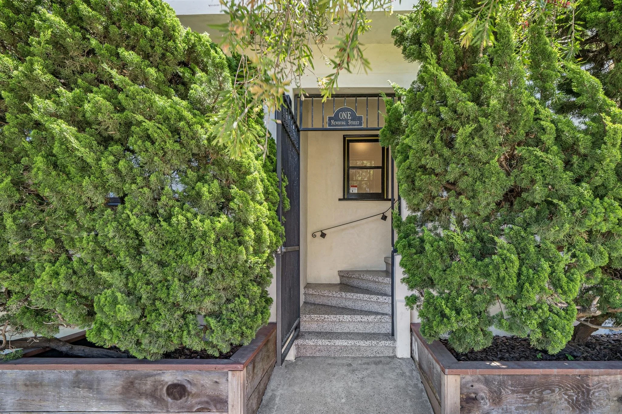 048-1-newburg-street.71628.p3k.004.web.jpg