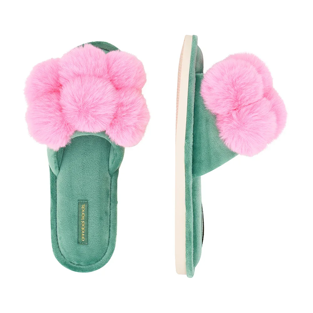pom pom slippers2.webp