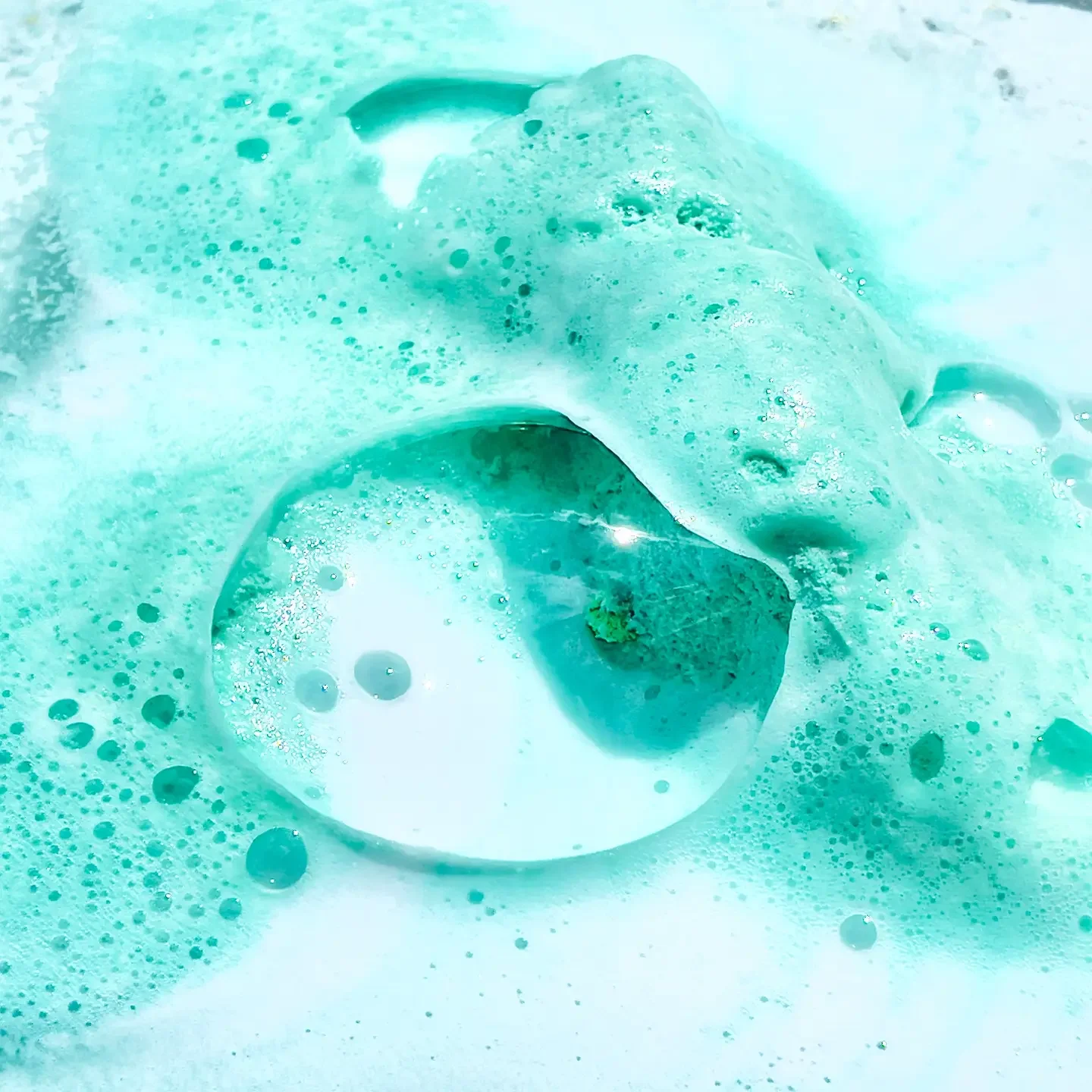aqua bath bomb3.webp