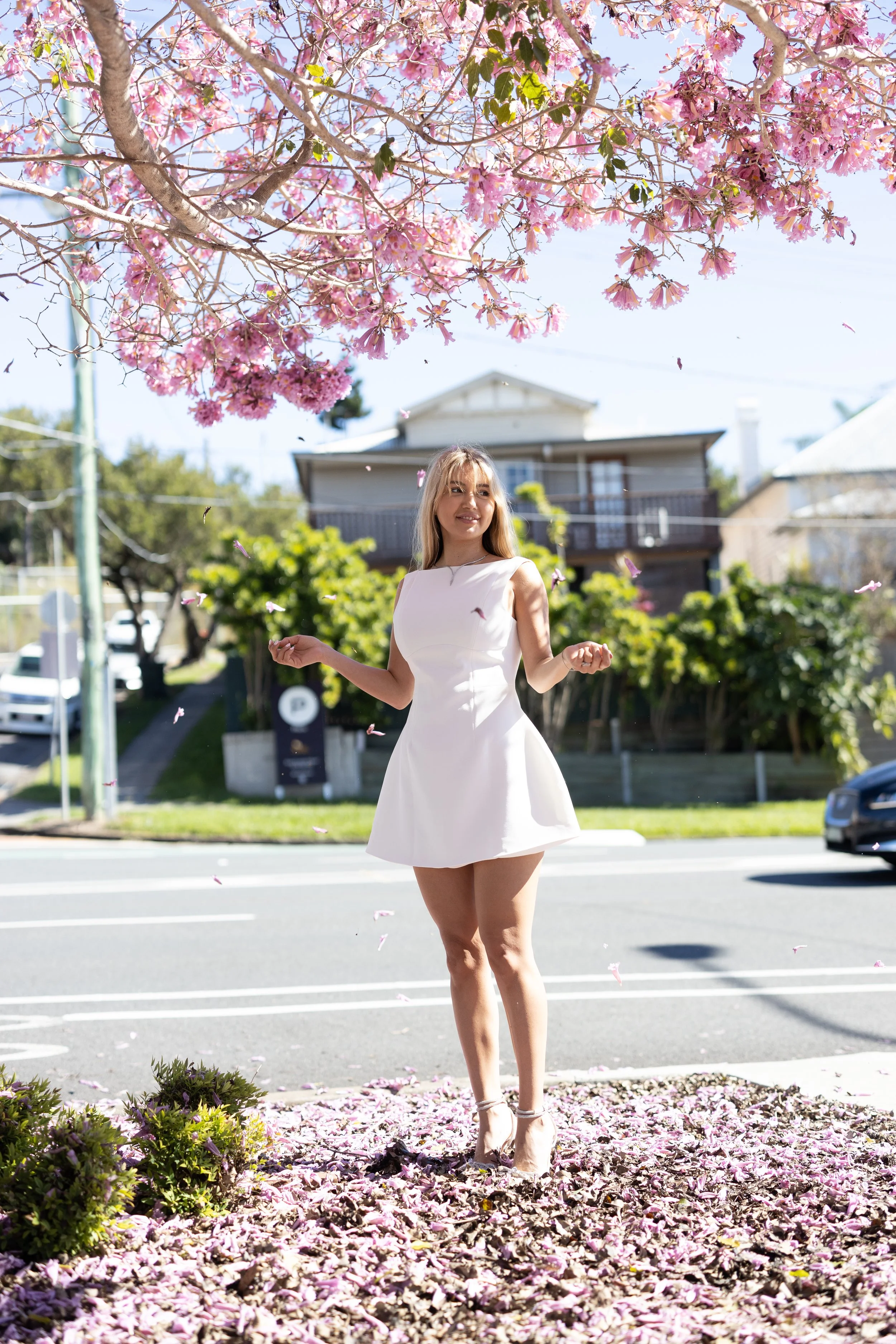 Laurie’s customers, Fernando and Kate embracing by the lake on their wedding day.