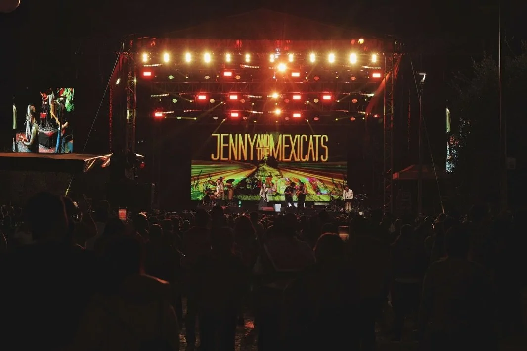 Anoche arrancamos nuestro 2026 con el primer concierto del a&ntilde;o junto a @jennyandthemexicats en #Irapuato 🍓✨

Una noche muy especial celebrando los 479 a&ntilde;os de la ciudad de las fresas.

&iexcl;Gracias a todos nuestros amigos y aliados y