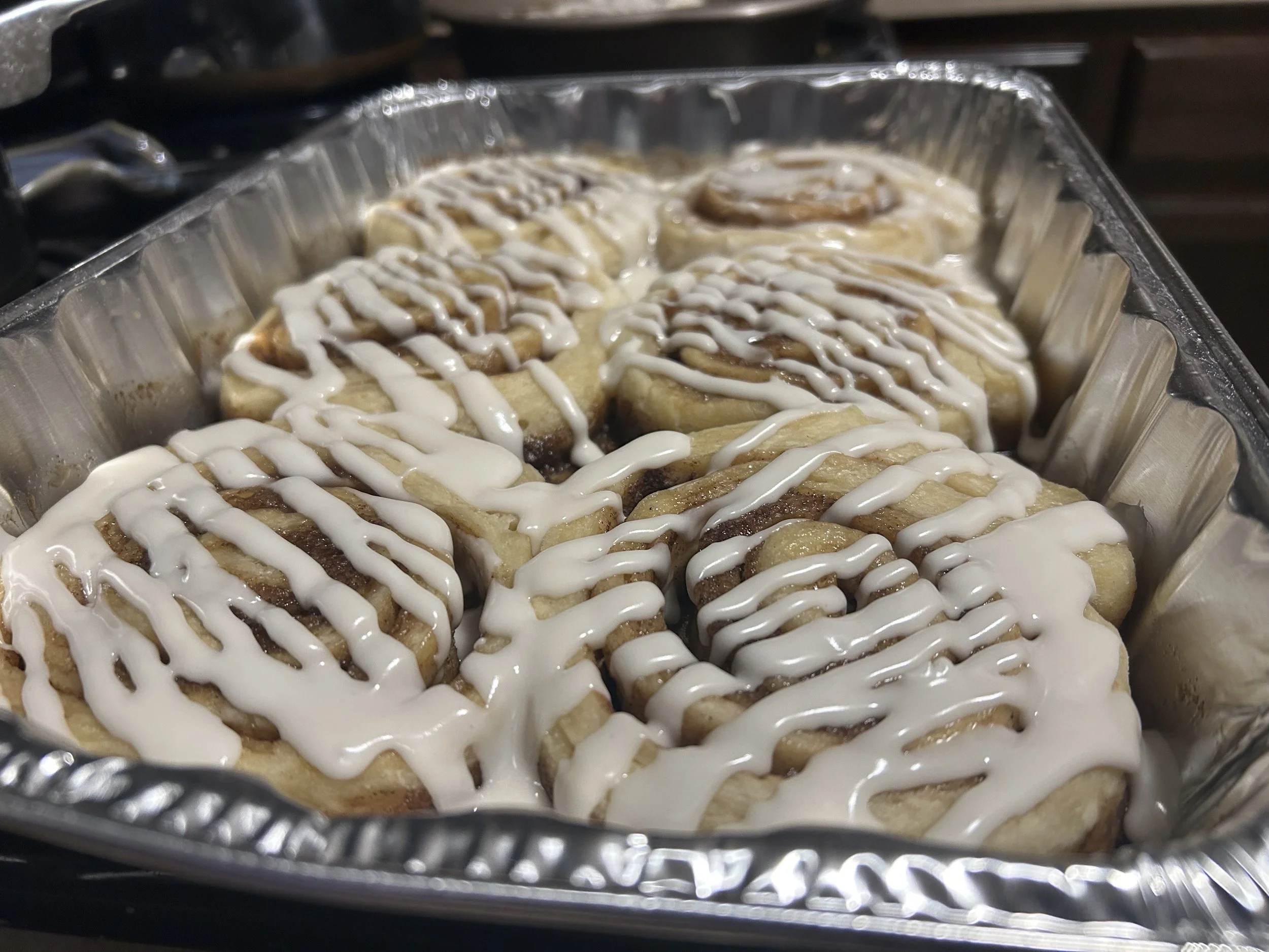 cinnamon rolls with icing 
