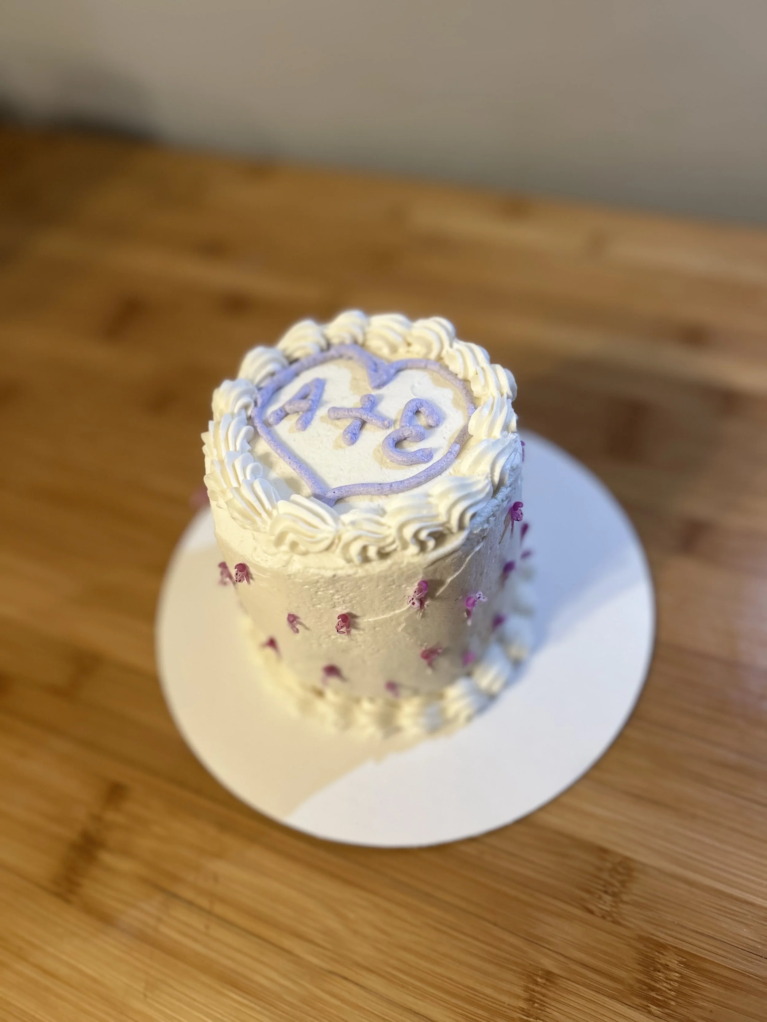 custom vanilla cake and vanilla buttercream lunch box cake