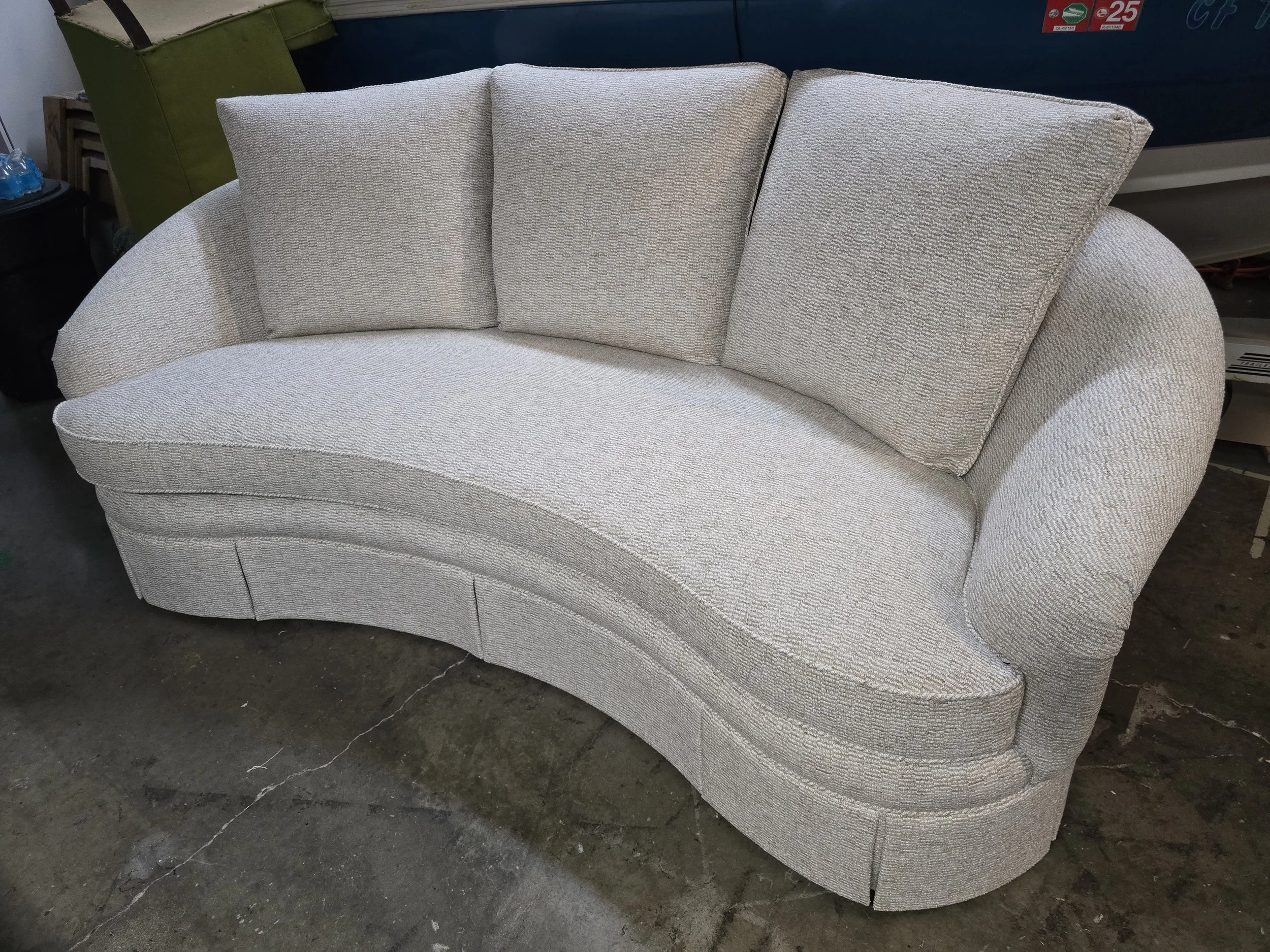 curvewhtsofa.jpg
