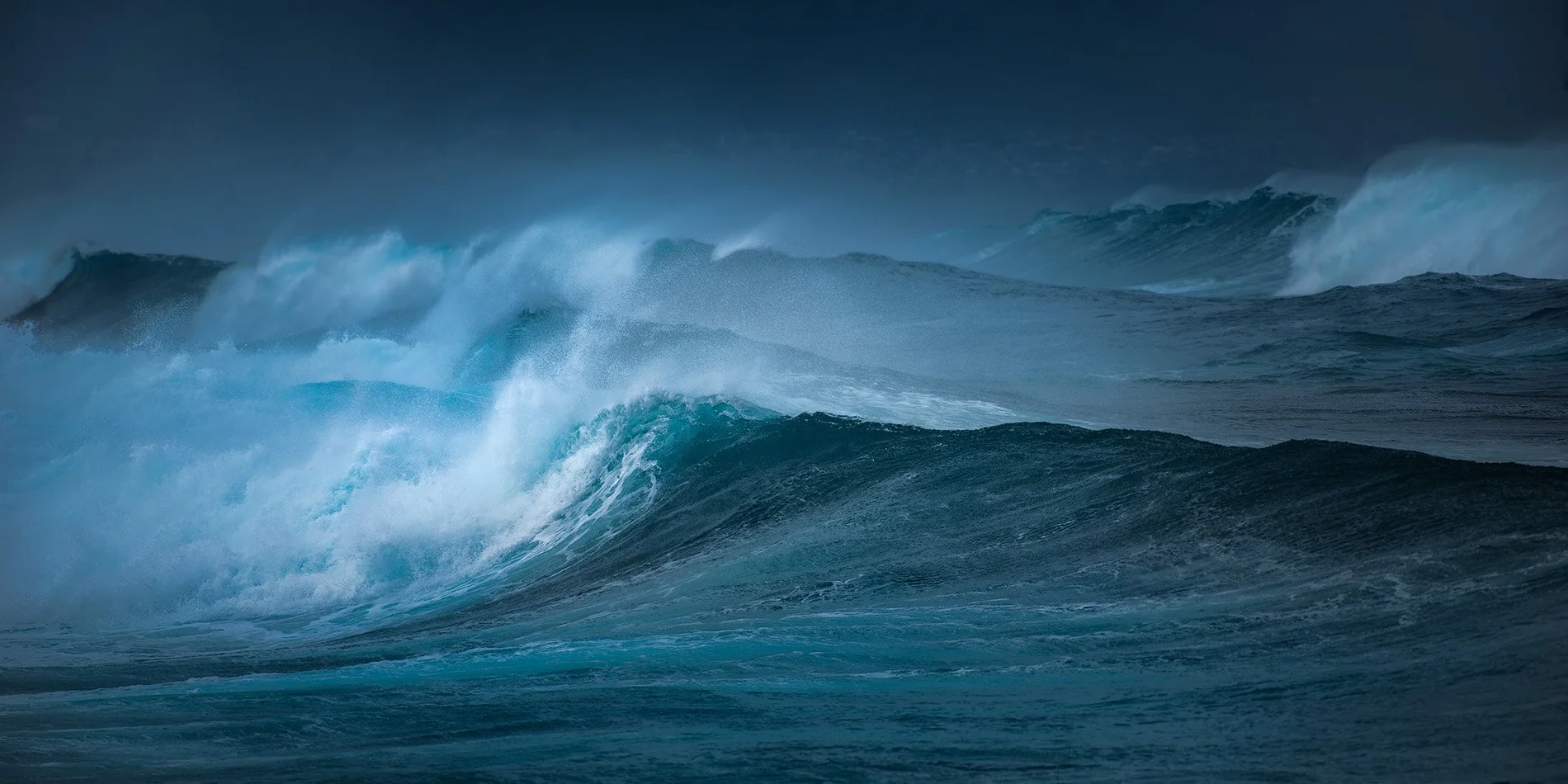 Oceans with large waves during a storm