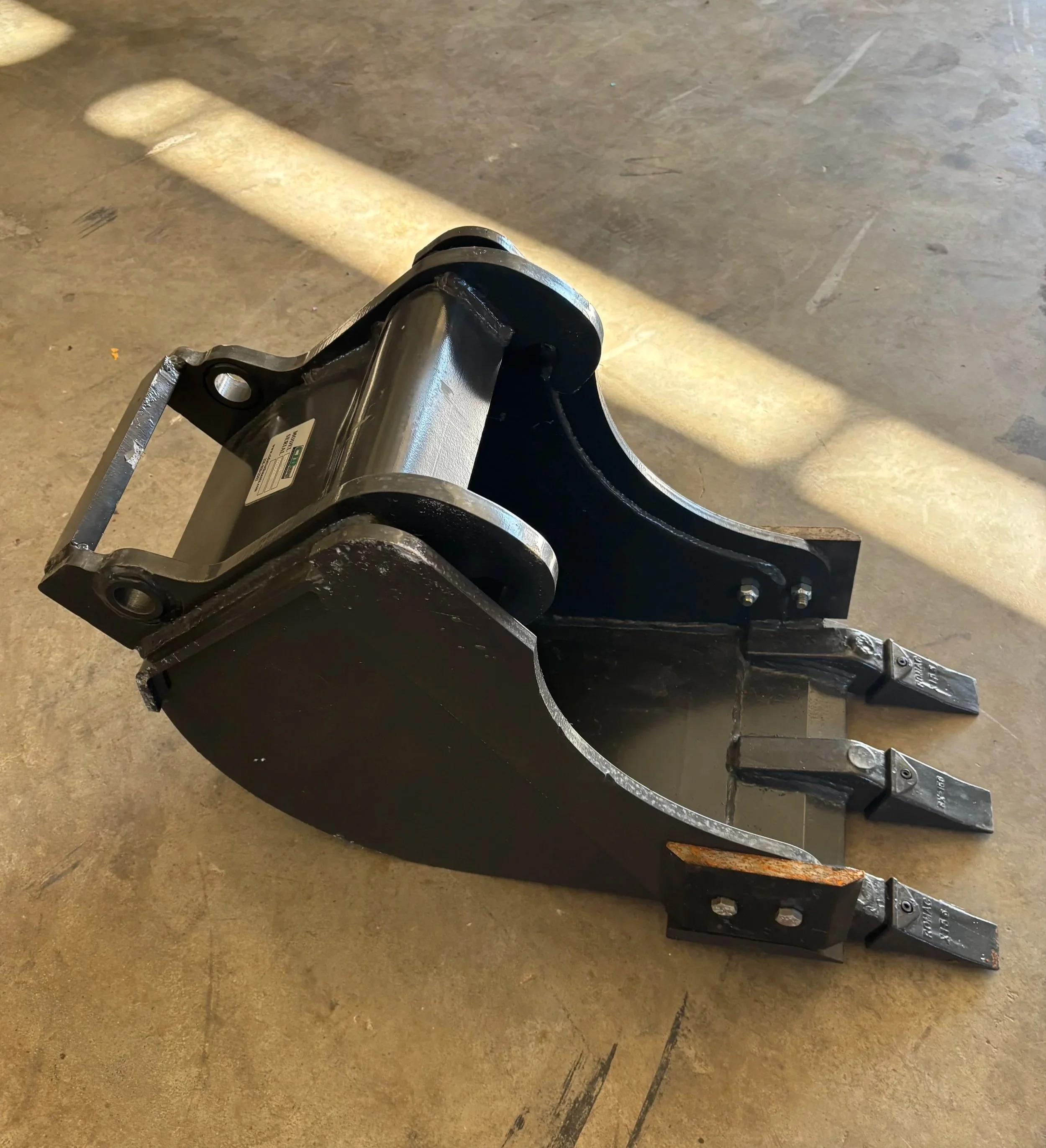 BOBCAT under 9k lbs w/Teeth