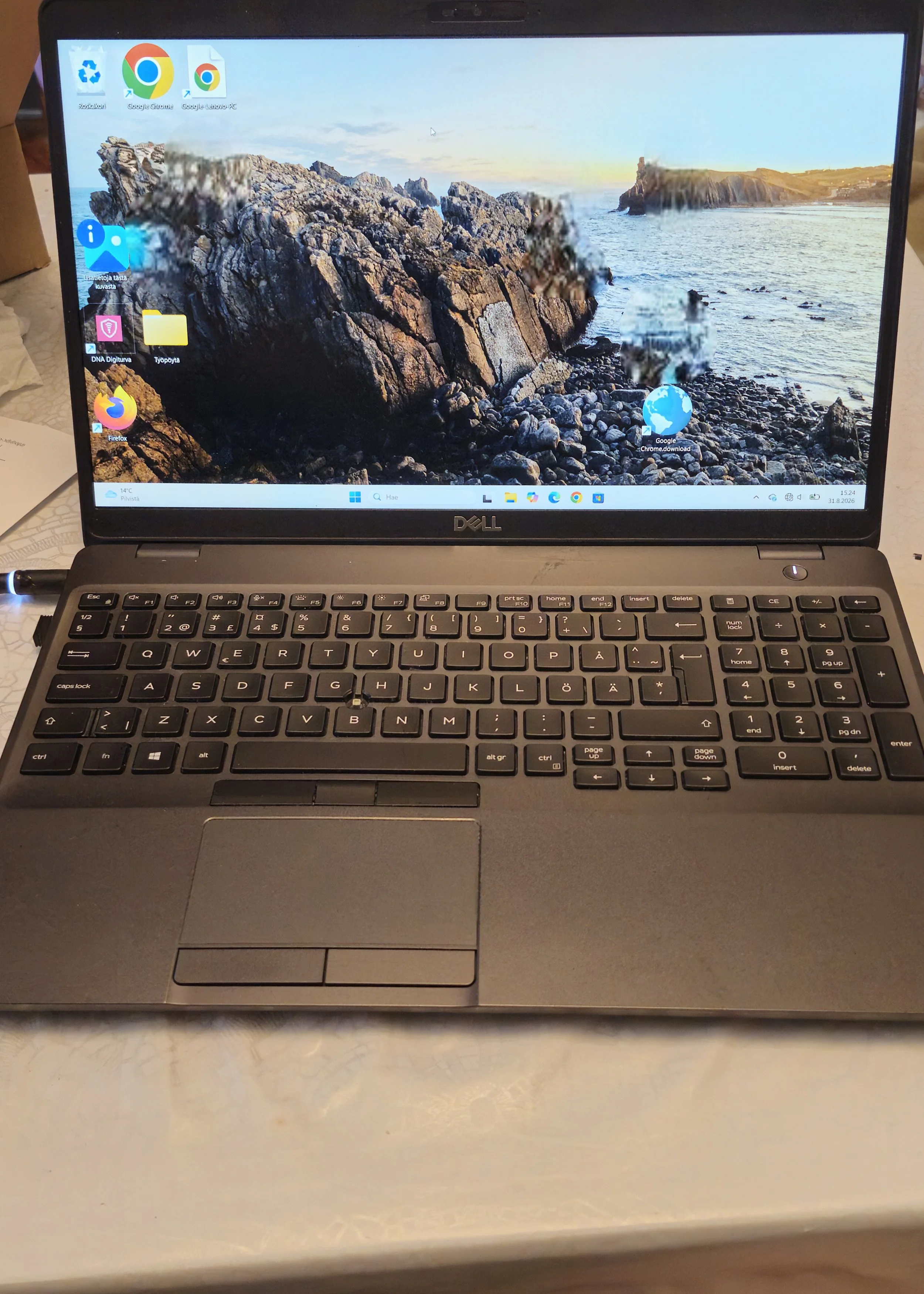 Dell Latitude näytön vaihtoa