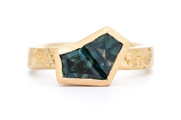 Textura Duo bezel ring. 18ct Yellow Gold. 