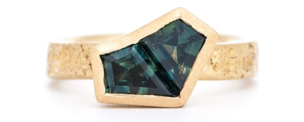 Textura Duo bezel ring. 18ct Yellow Gold. 