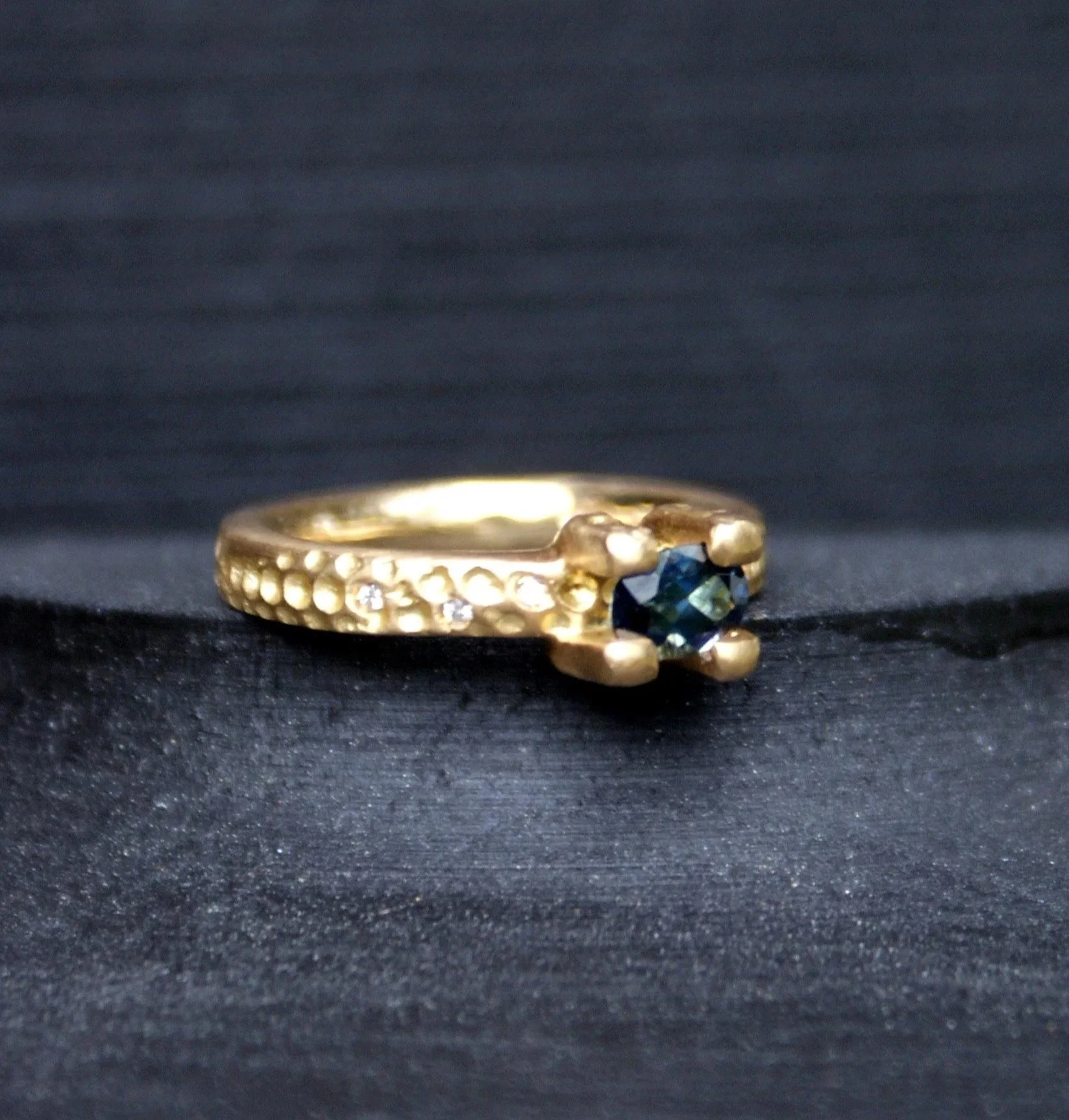 18ct yellow gold engagement ring with Sapphire and diamonds