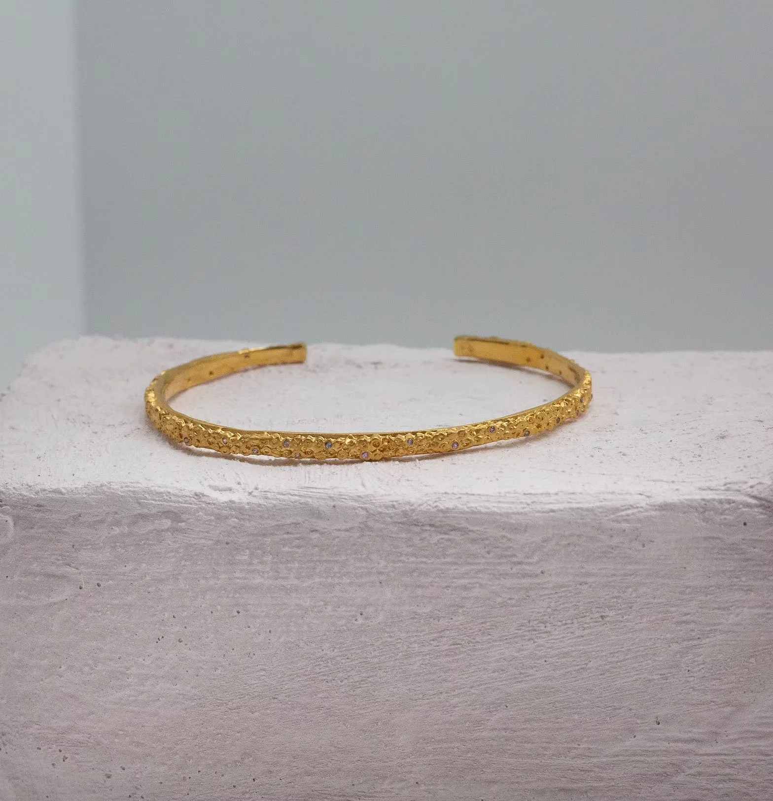 Gold bangle
