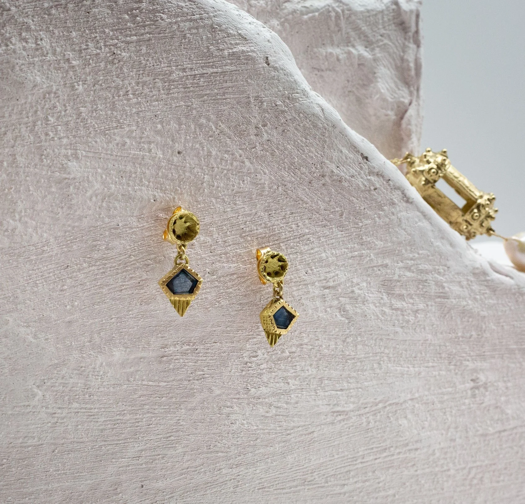 gold and sapphire earrings