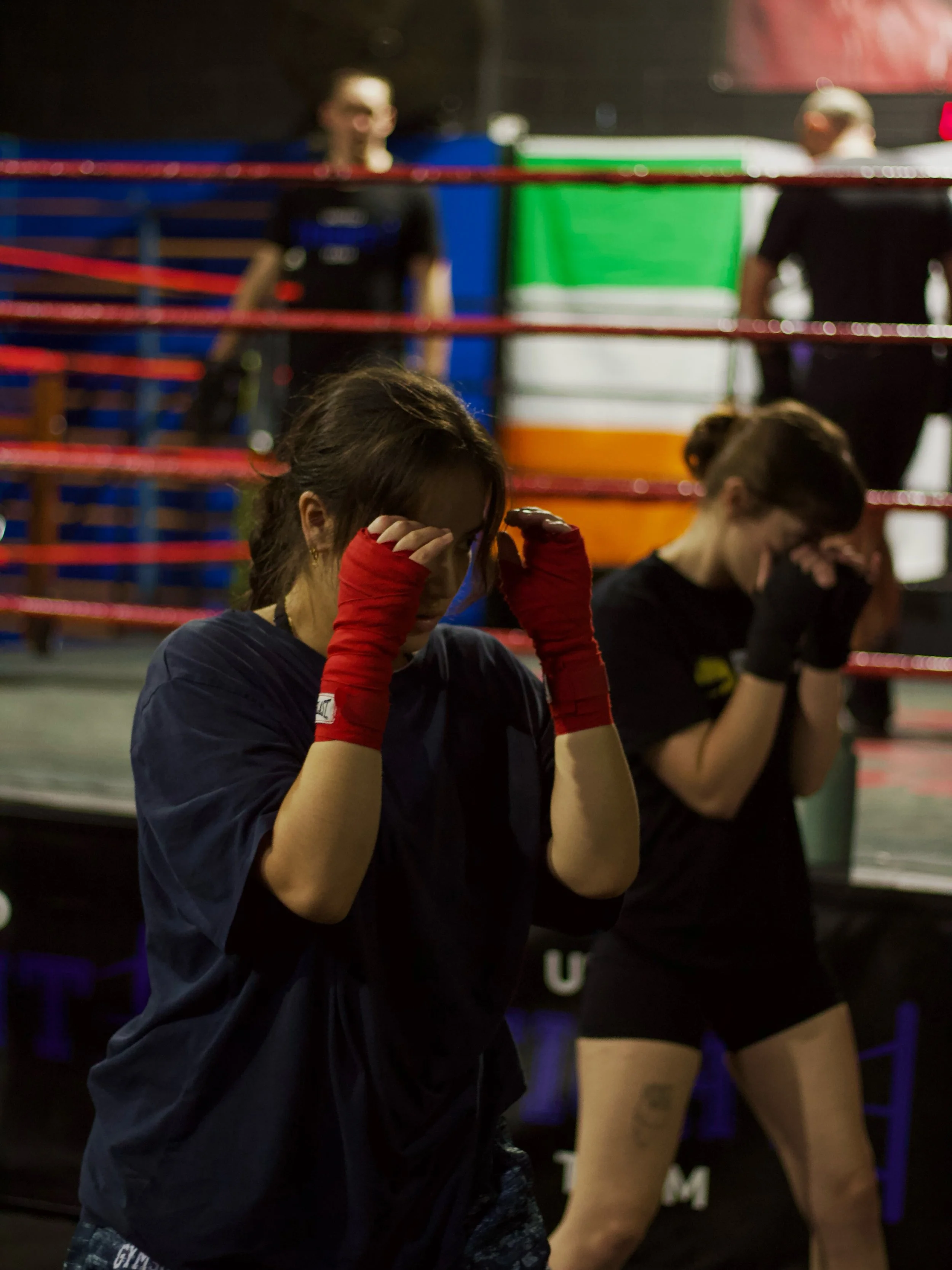 Working on the little things with shadowboxing 👊⚡️

Sign up for a Free Class Pass via our link in bio 🤍💙

#boxing #boxingworkout #boxingclass #boxinggym