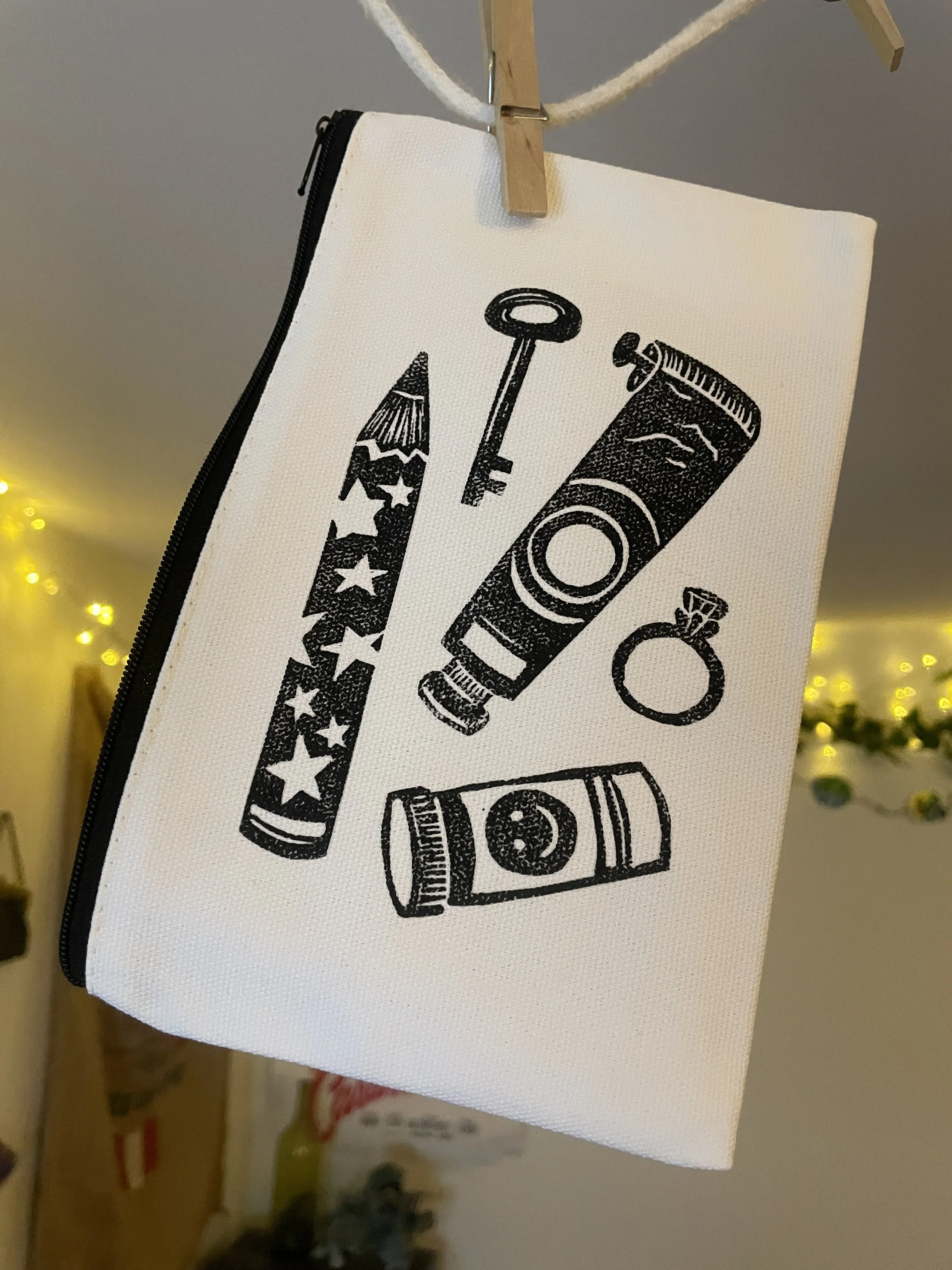 Pretty Stuff Pouch