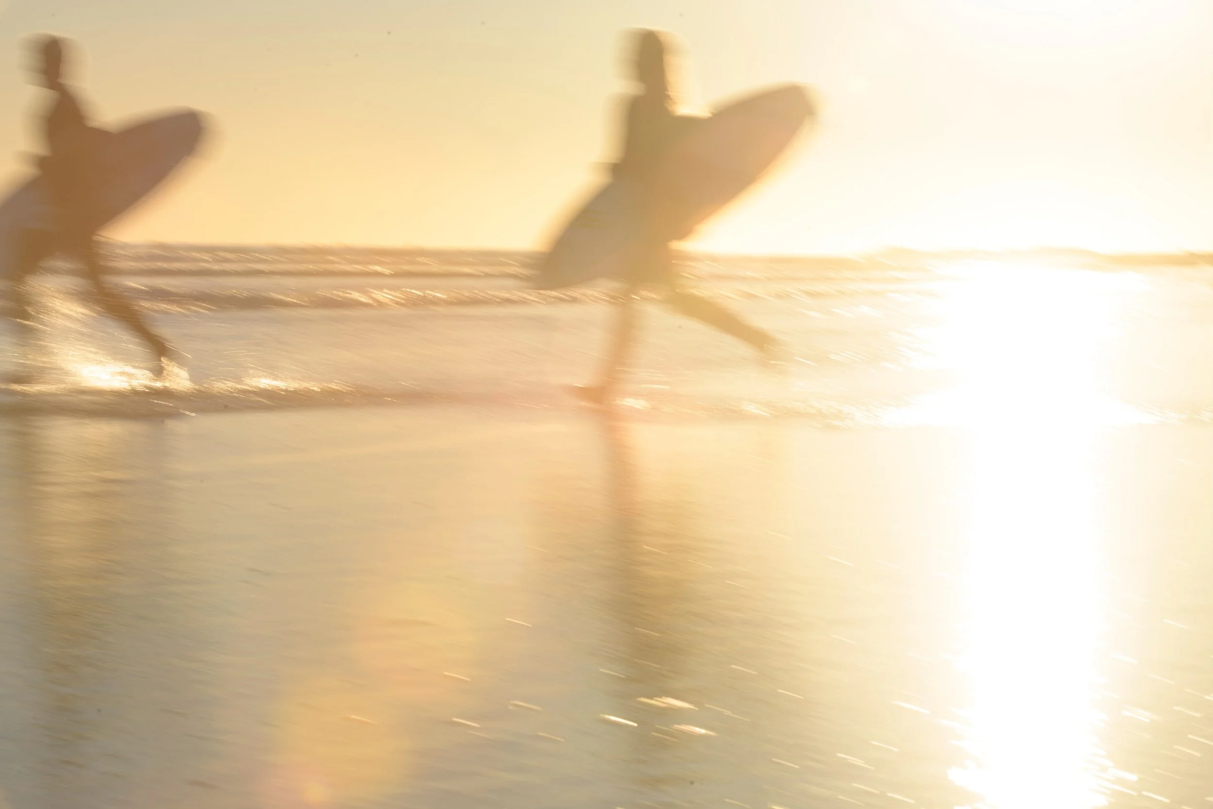 Recent dawn photoshoot for @surfer_goldcoast @bastiongroup_ @barefootcontent with @milla.coco.brown + @danehenry_