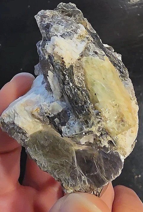 sceptered+beryl+in+mica+with+mica+feldspar+and+smokey+quartz+matrix.jpg