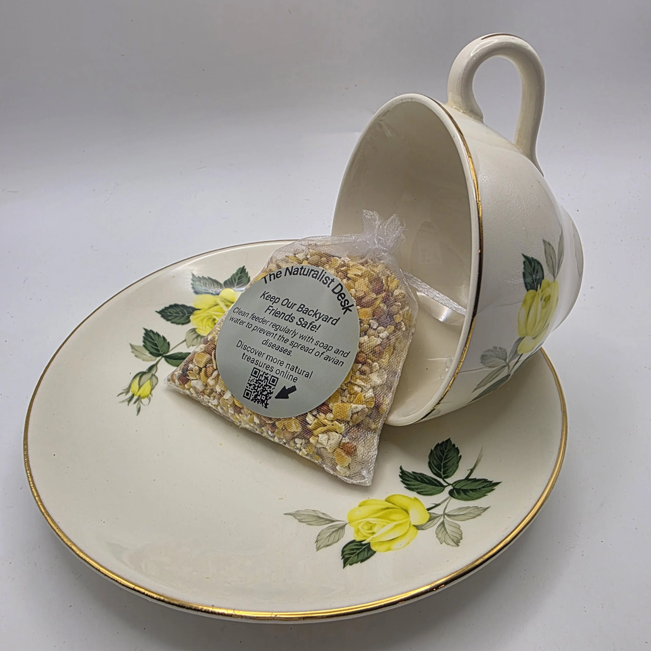 tea cup garden bird feeder