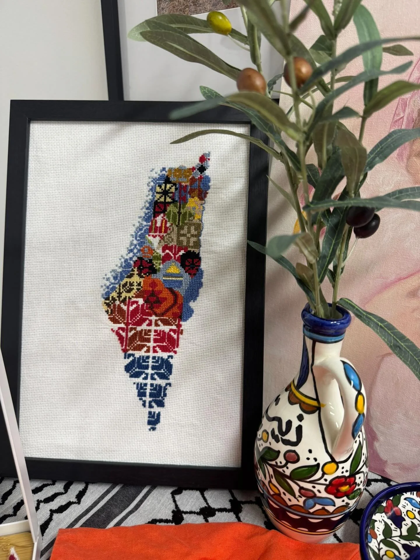 A powerful piece of remembering Palestine, the art of Tatreez. 
Thank you all who joined on Friday for our first Tatreez workshop. Make sure you stay tuned for our henna night and women&rsquo;s Dabke workshop! 

Until Liberation

#brisbane #freedom #