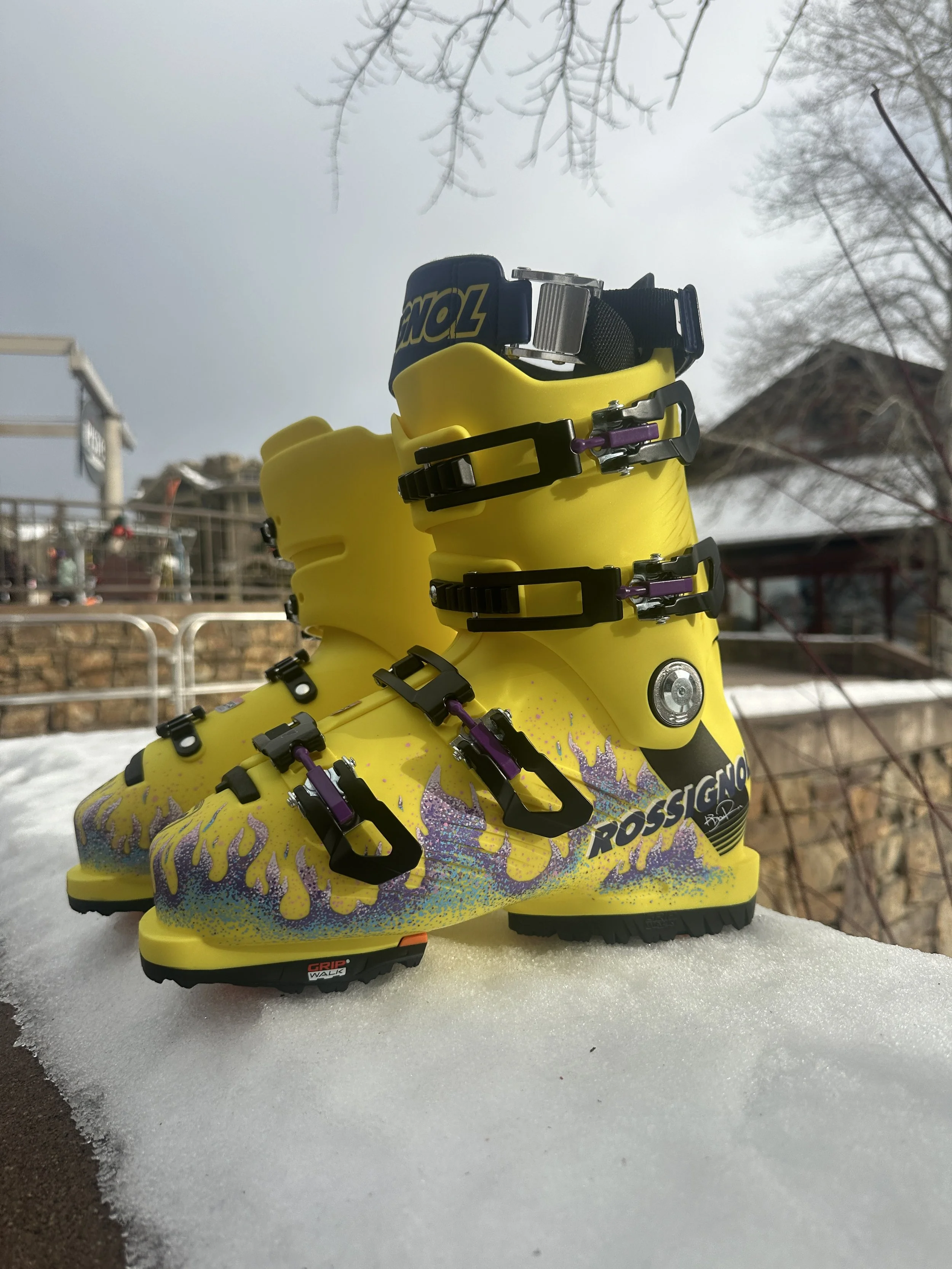 ROSSIGNOL SKI BOOTS