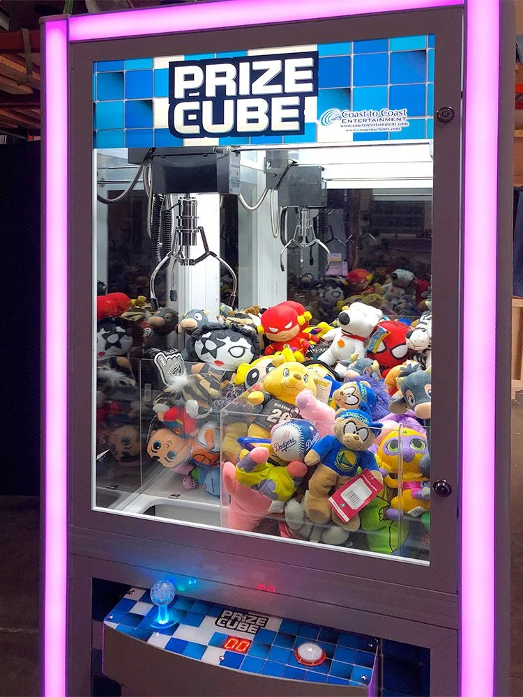 Claw-Prize-Cube-Crane-Machine-ready-for-rental-event.jpg