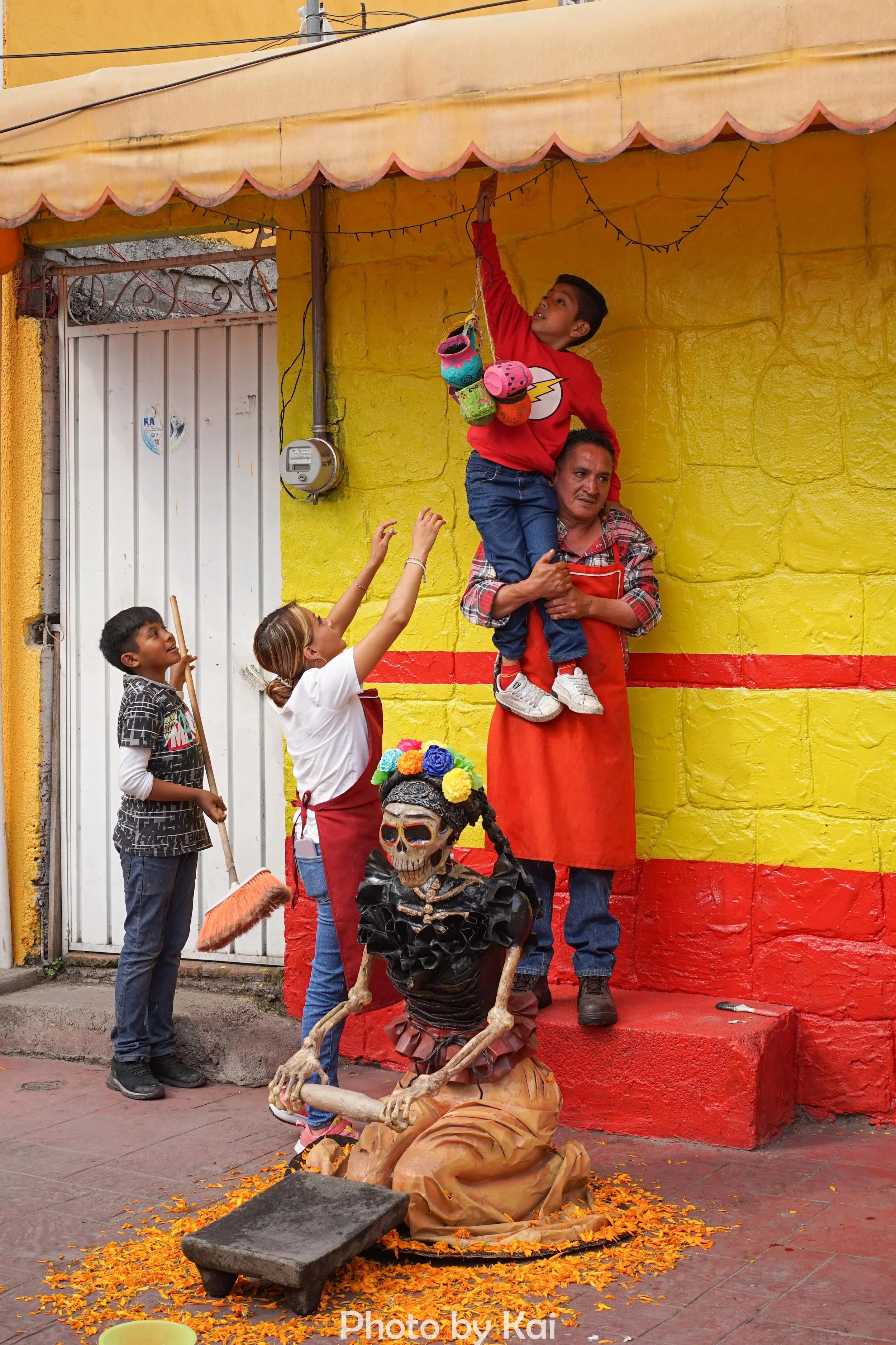 Family during El Día de Muertos
